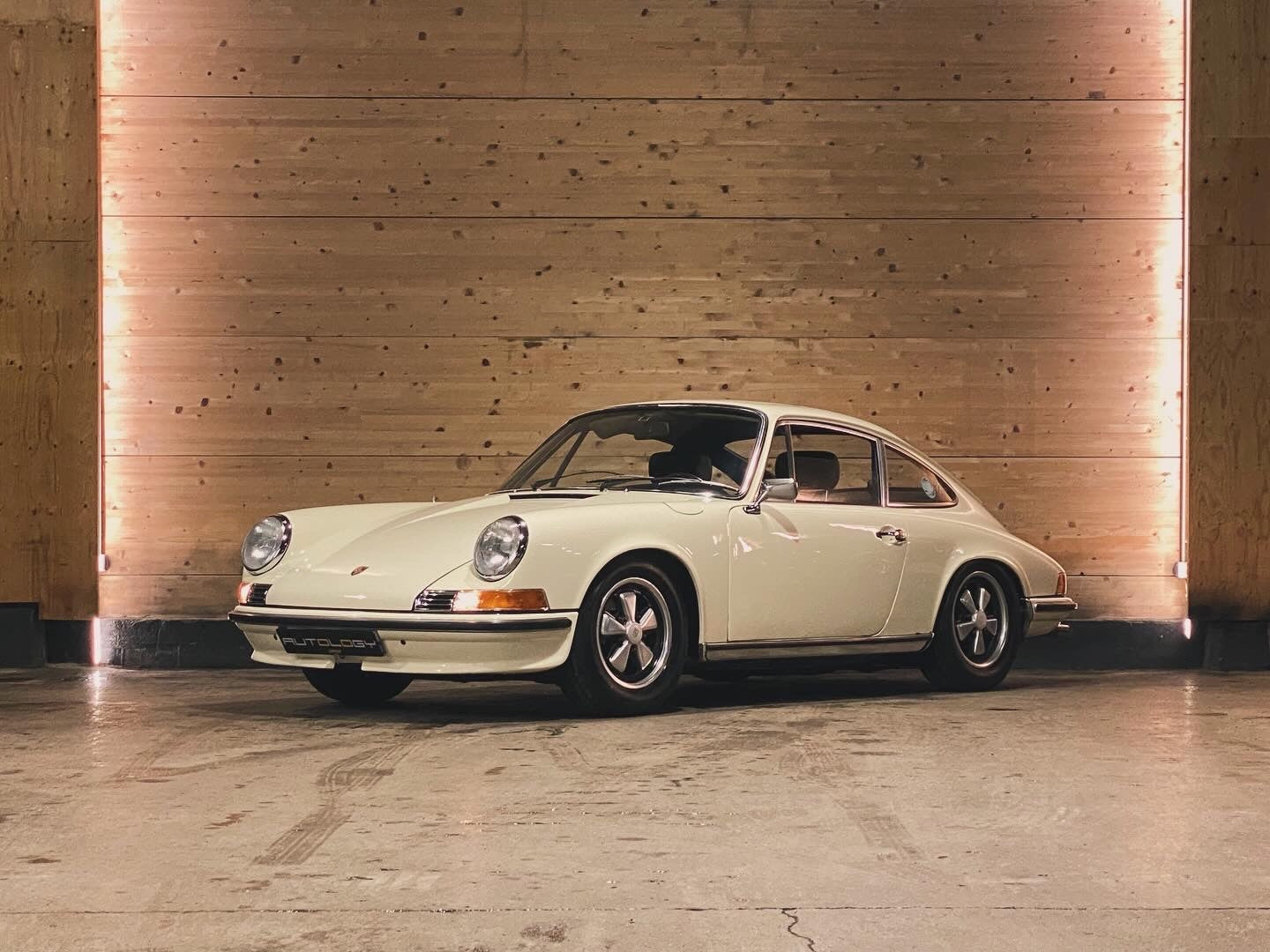 Porsche 911 2.4S