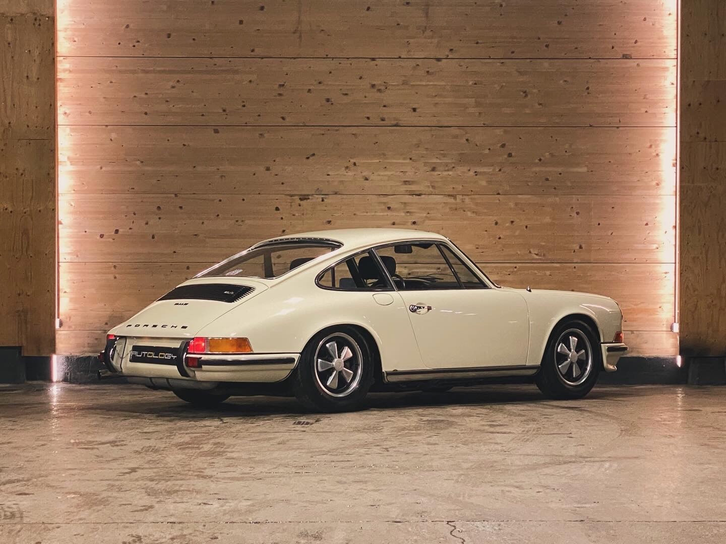 Porsche 911 2.4S