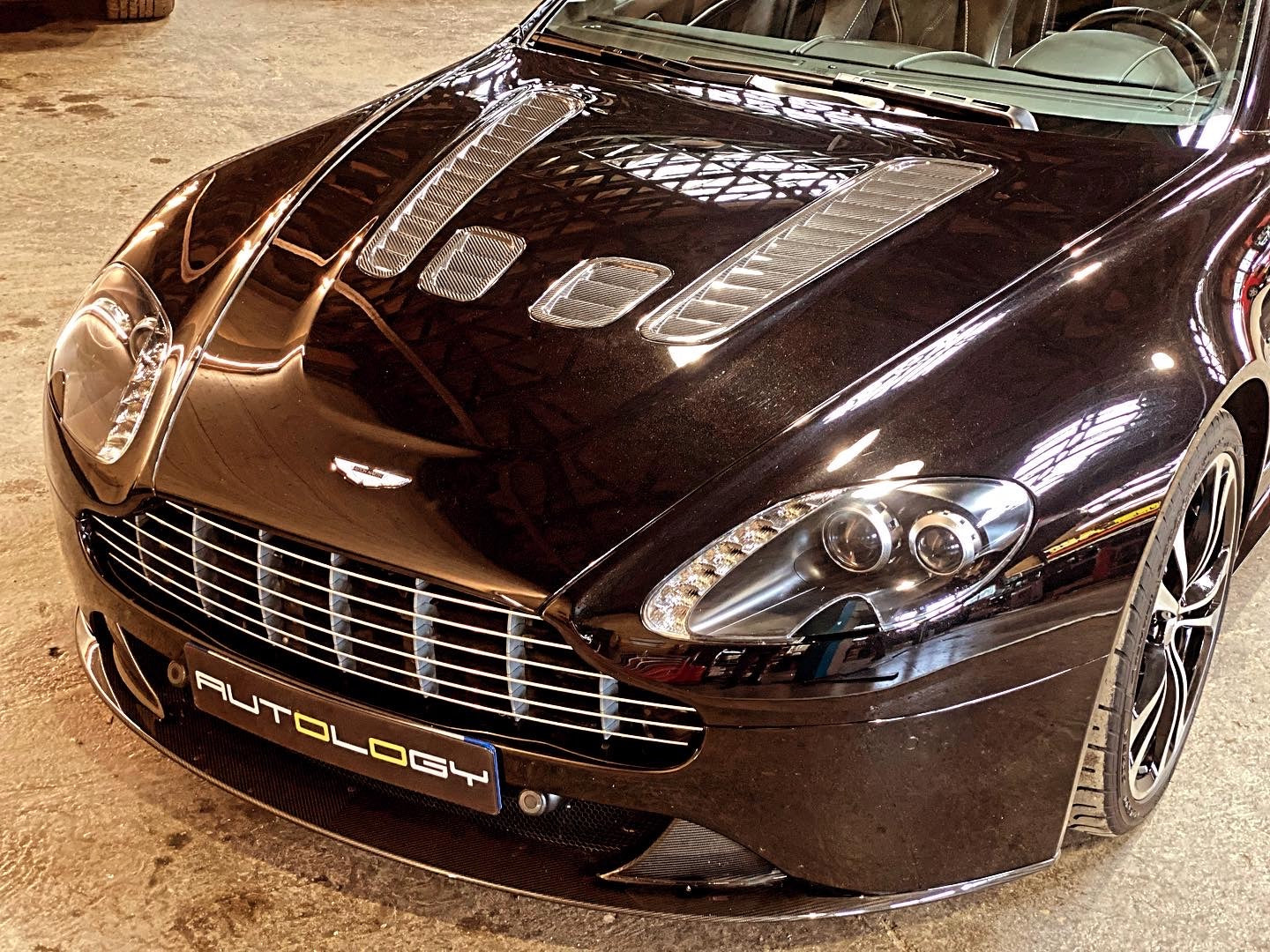 Aston Martin V12 Vantage Roadster BVM6 n°16/101