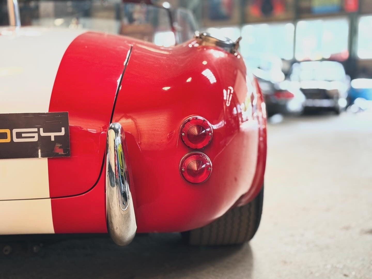AC Cobra 427 Replica - Unique Motorcars