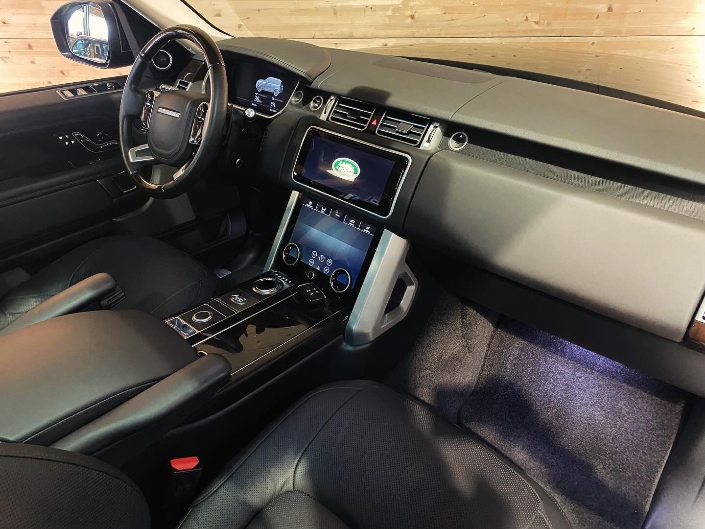 Land Rover Range Rover P400e Vogue