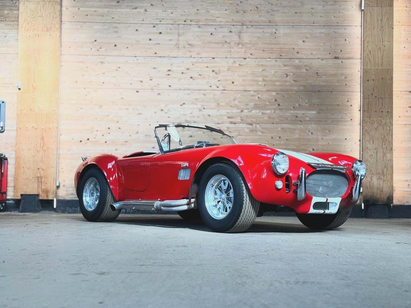AC Cobra 427 Replica - Unique Motorcars