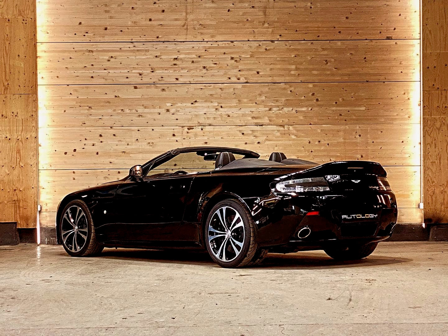Aston Martin V12 Vantage Roadster BVM6 n°16/101