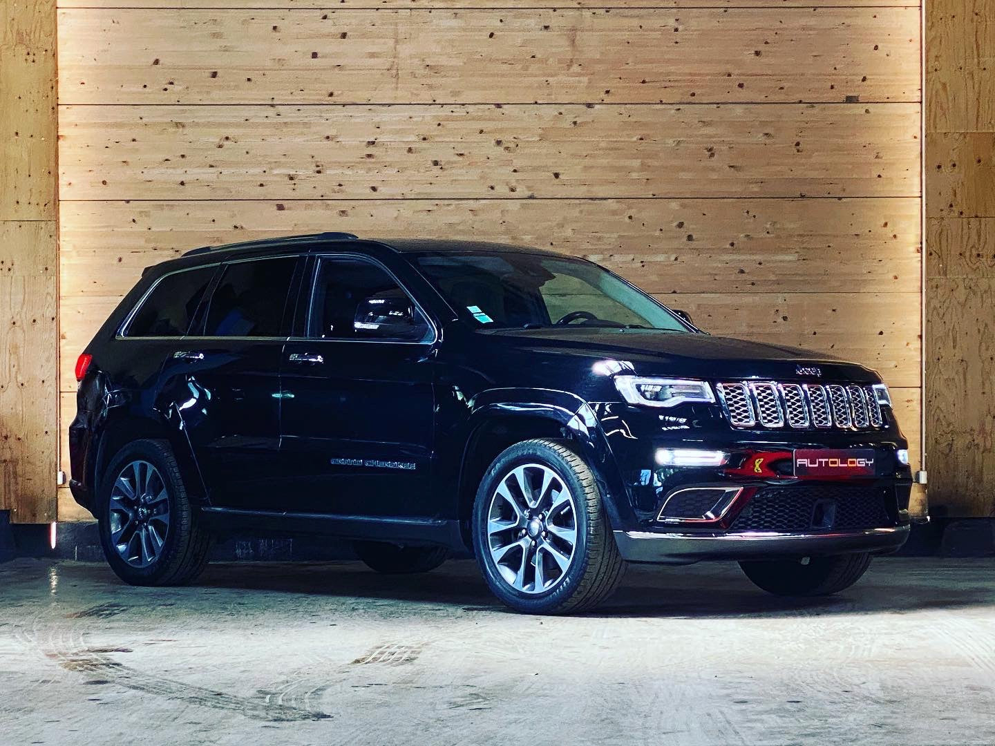 Jeep Grand Cherokee V8 5.7 Summit BVA8