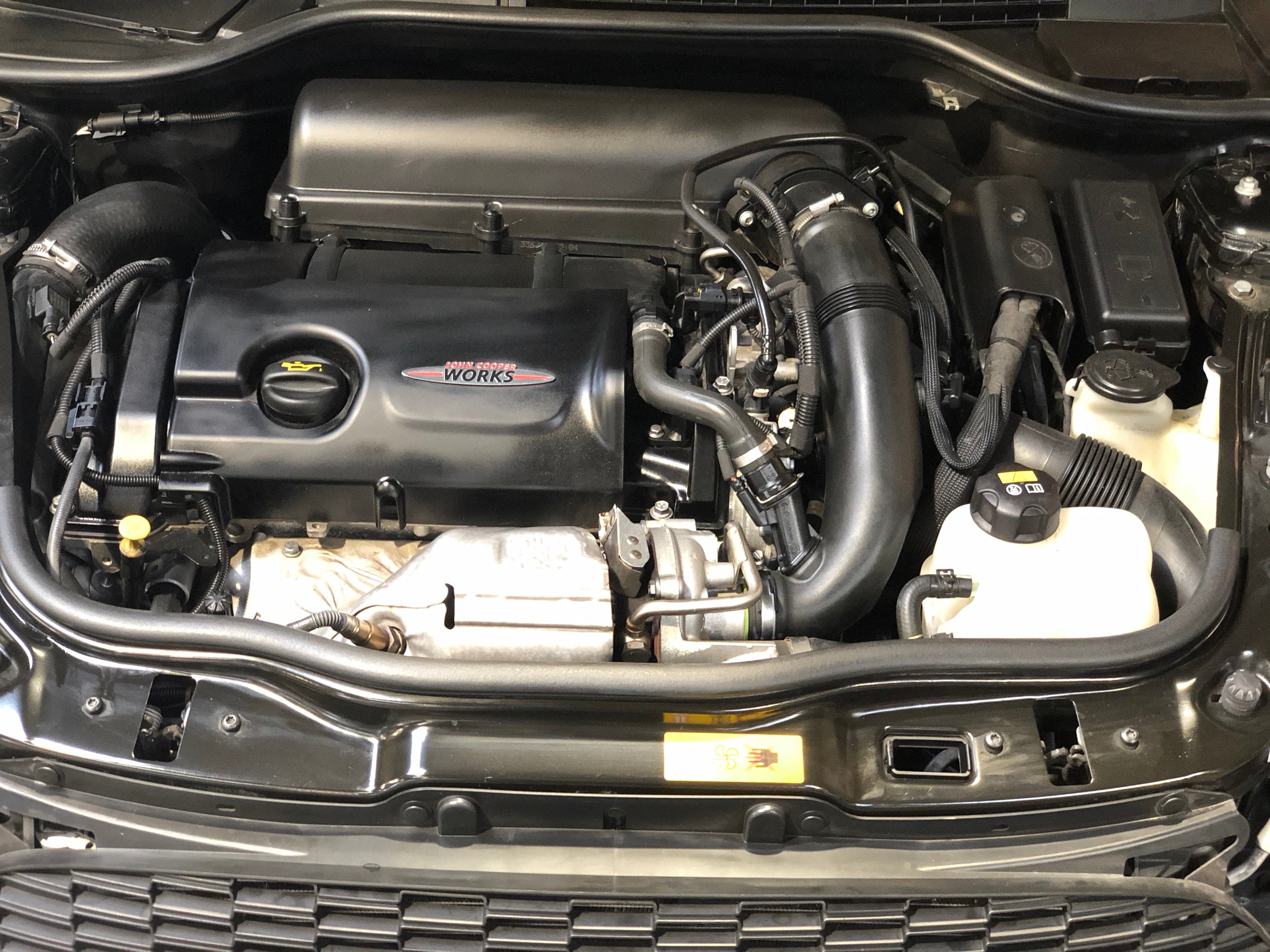 Mini Cabriolet Cooper S JCW BVA 211ch (R57)