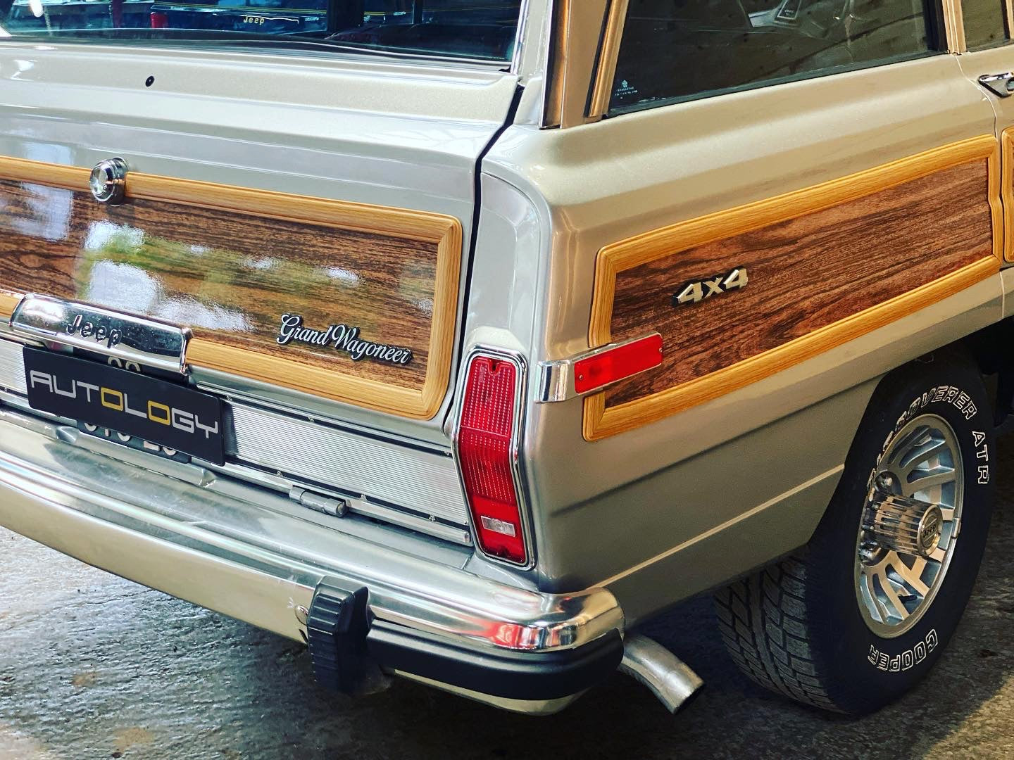 JEEP GRAND WAGONEER “FINAL EDITION”