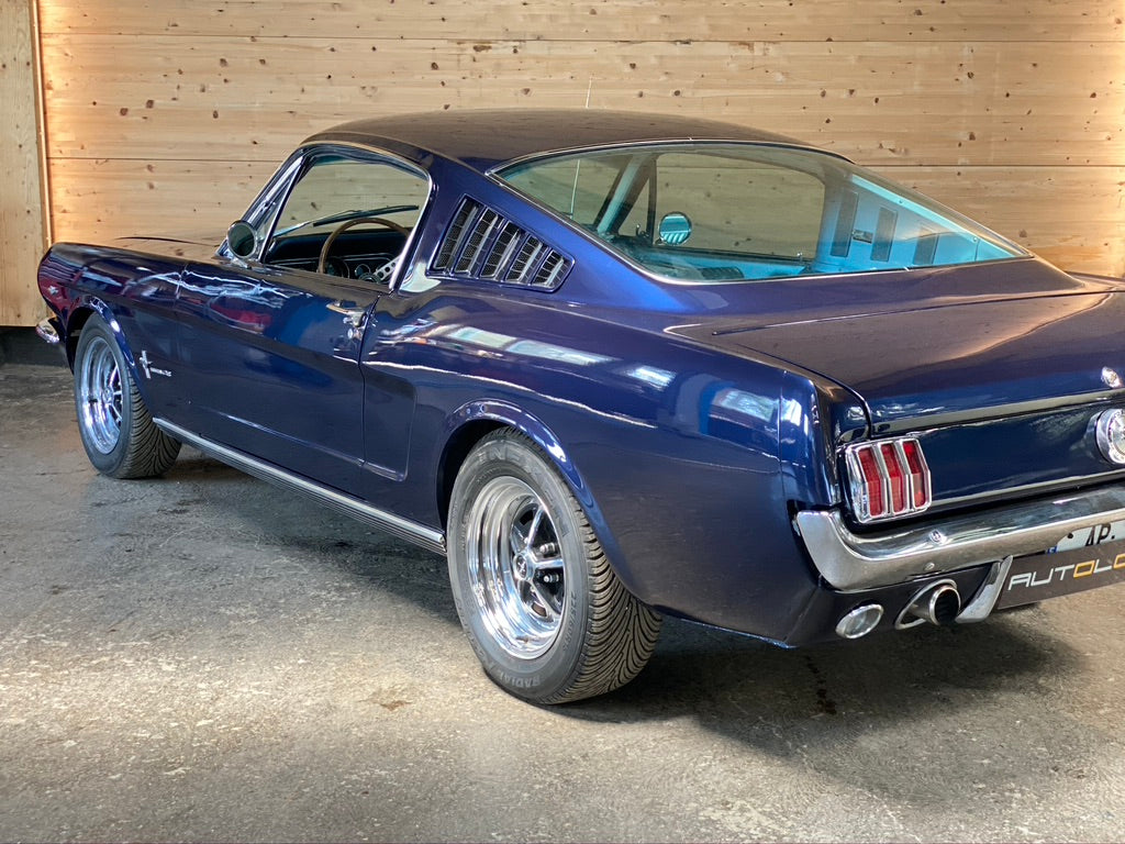 Ford Mustang Fastback V8 289 BVA