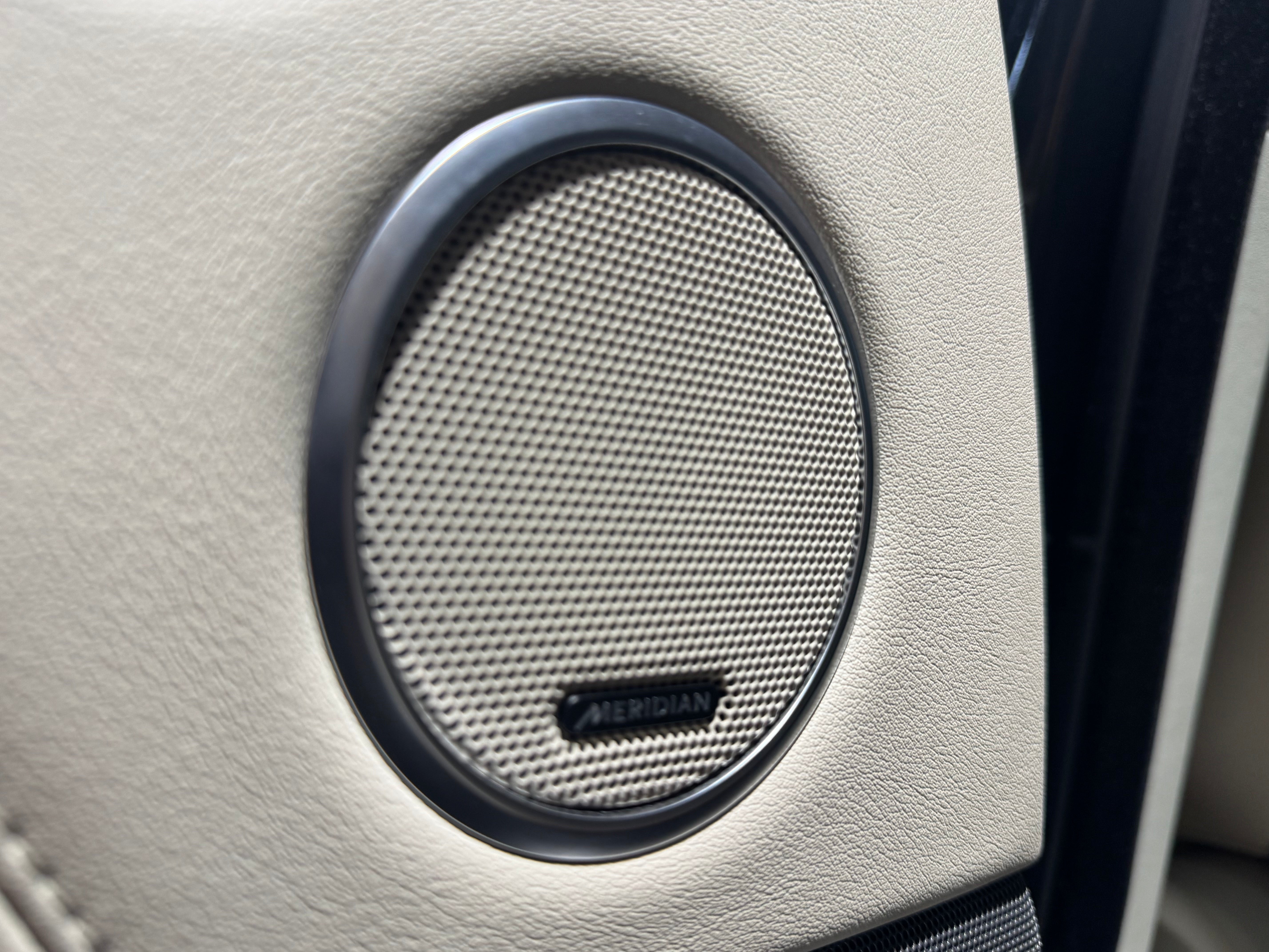 Land Rover Range Rover P400e Vogue