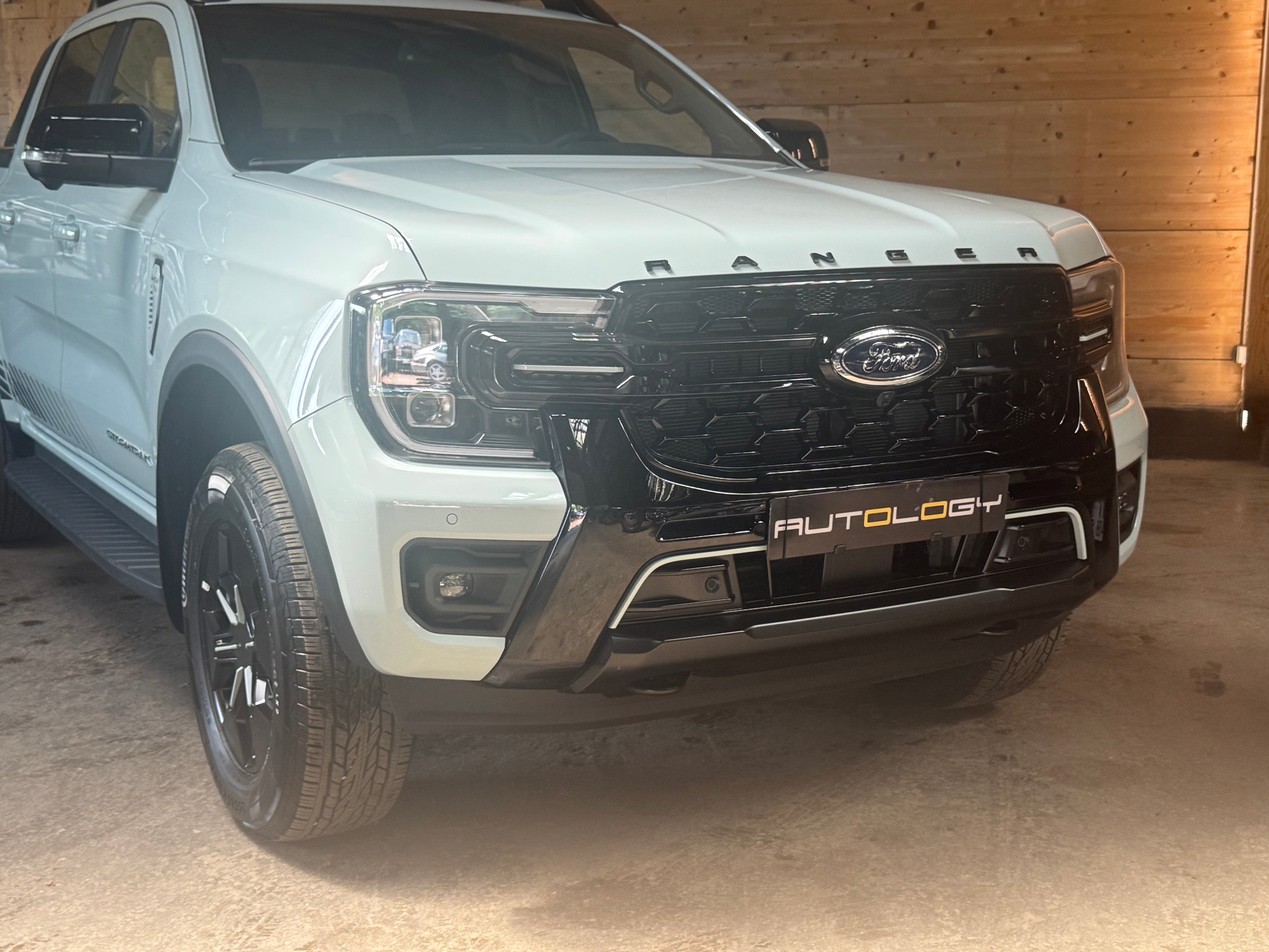 Ford Ranger 2.3 Ecoboost PHEV Stormtrak 4pl