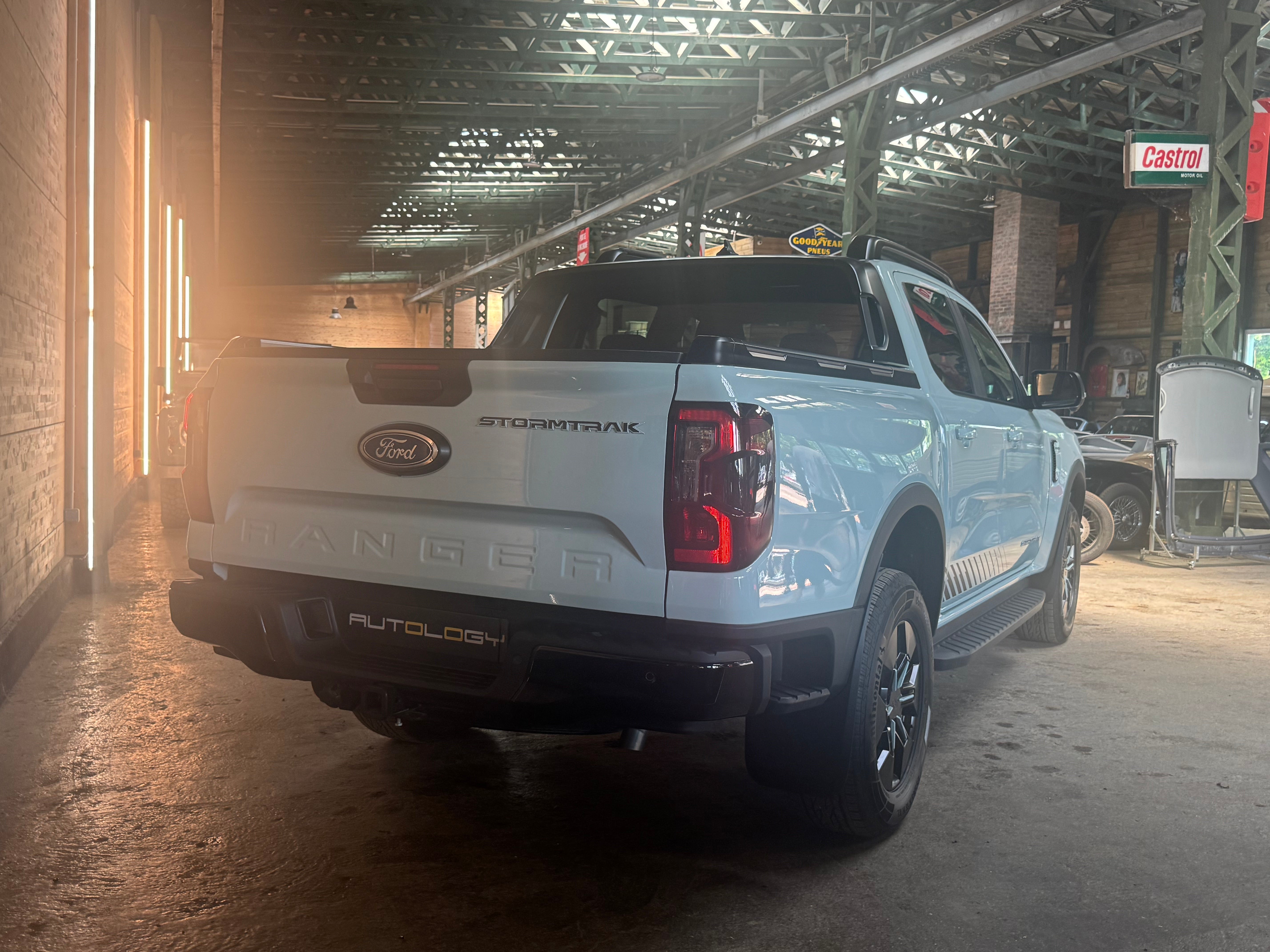 Ford Ranger 2.3 Ecoboost PHEV Stormtrak 4pl