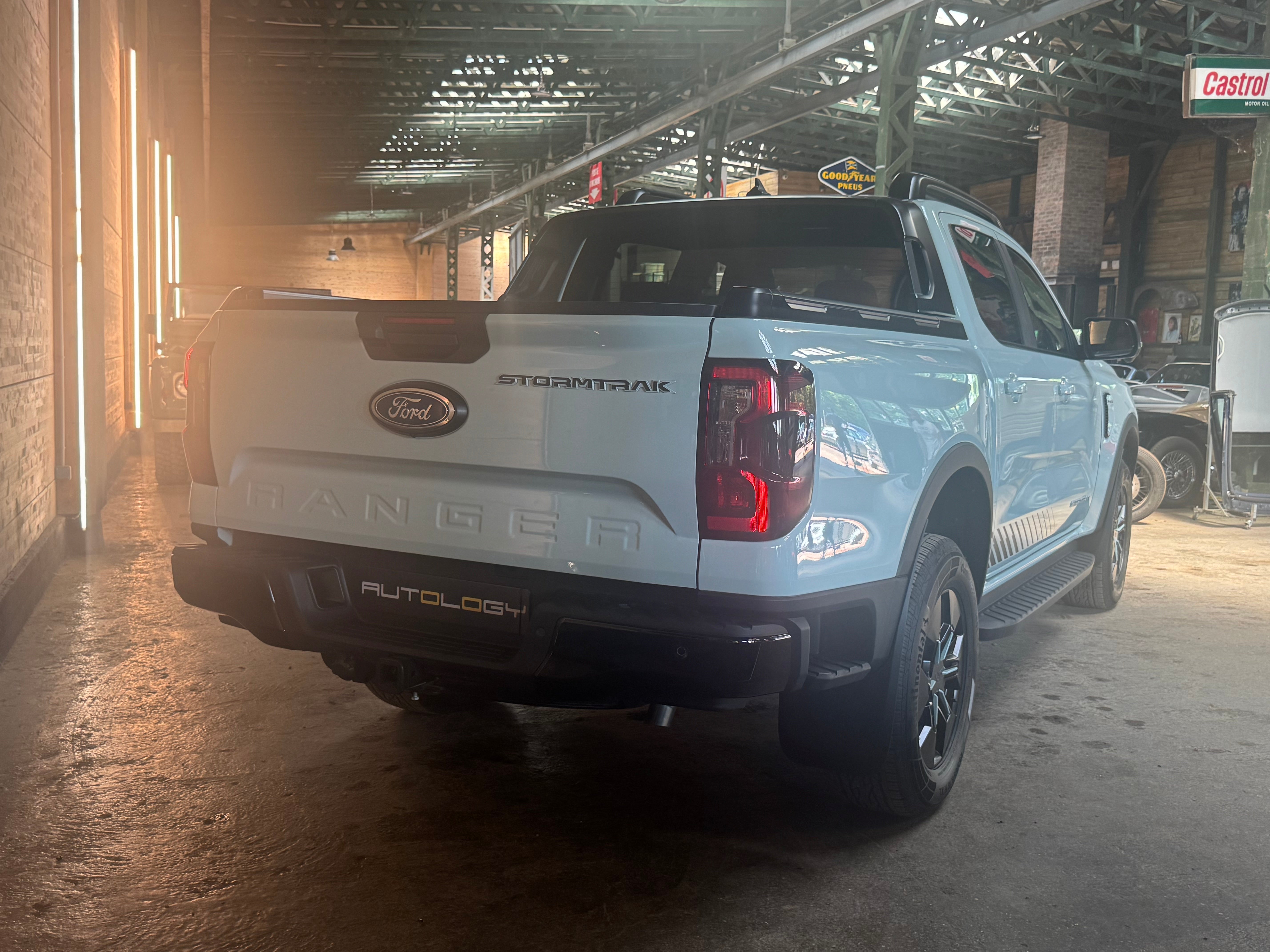 Ford Ranger 2.3 Ecoboost PHEV Stormtrak 4pl