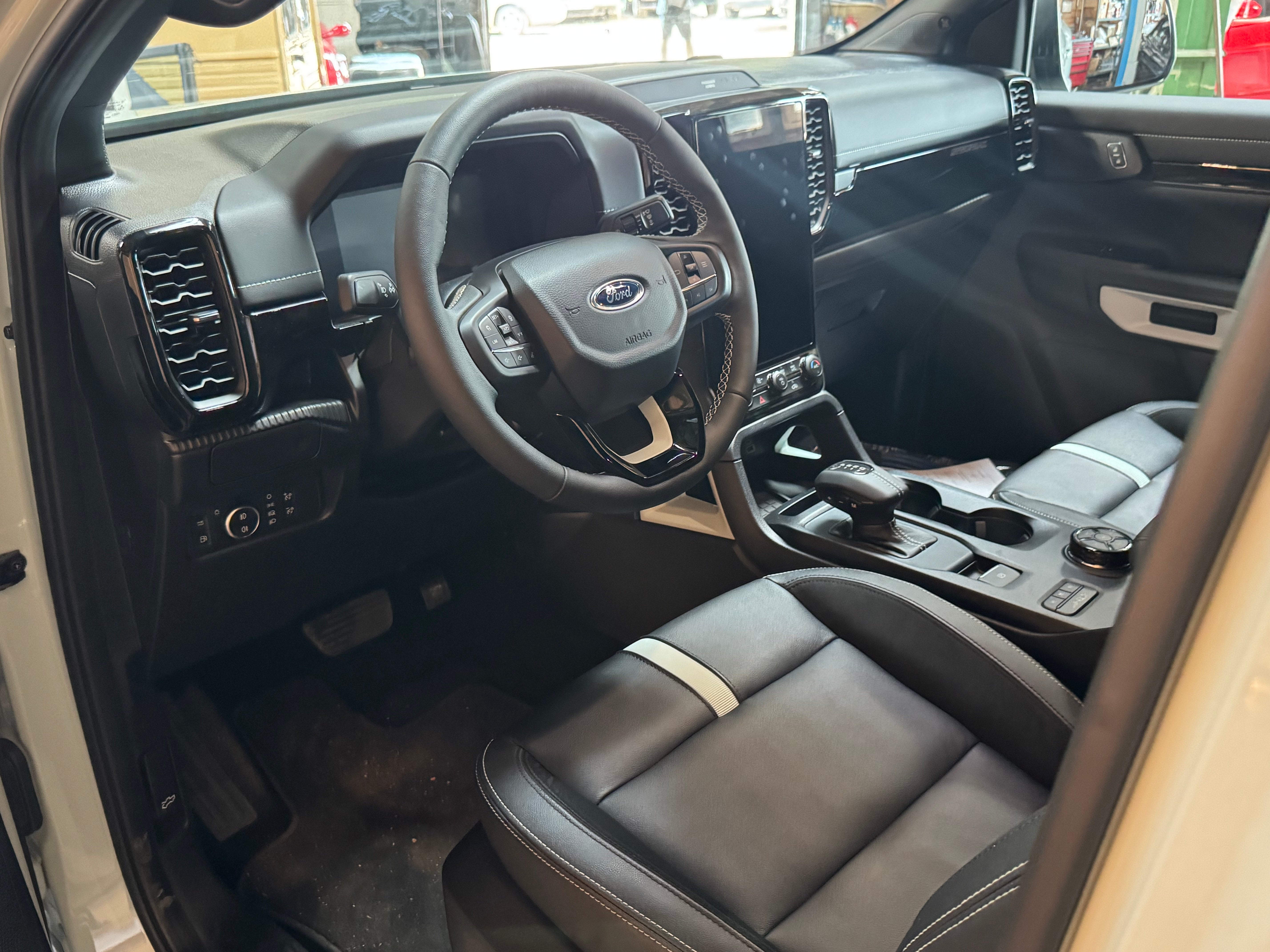 Ford Ranger 2.3 Ecoboost PHEV Stormtrak 4pl