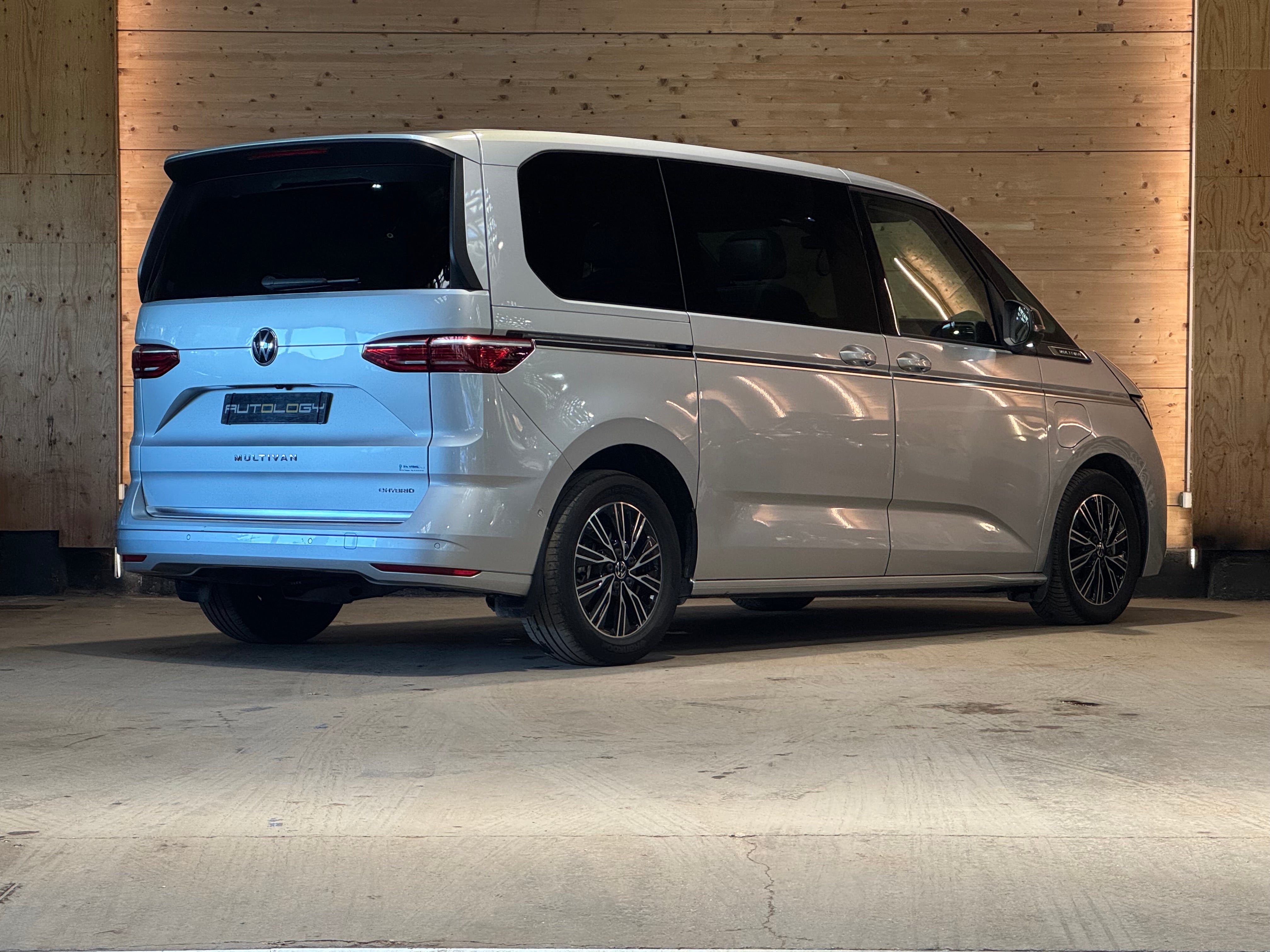 Volkswagen Multivan T7 1.4 TSi eHybrid 218ch Energetic Court