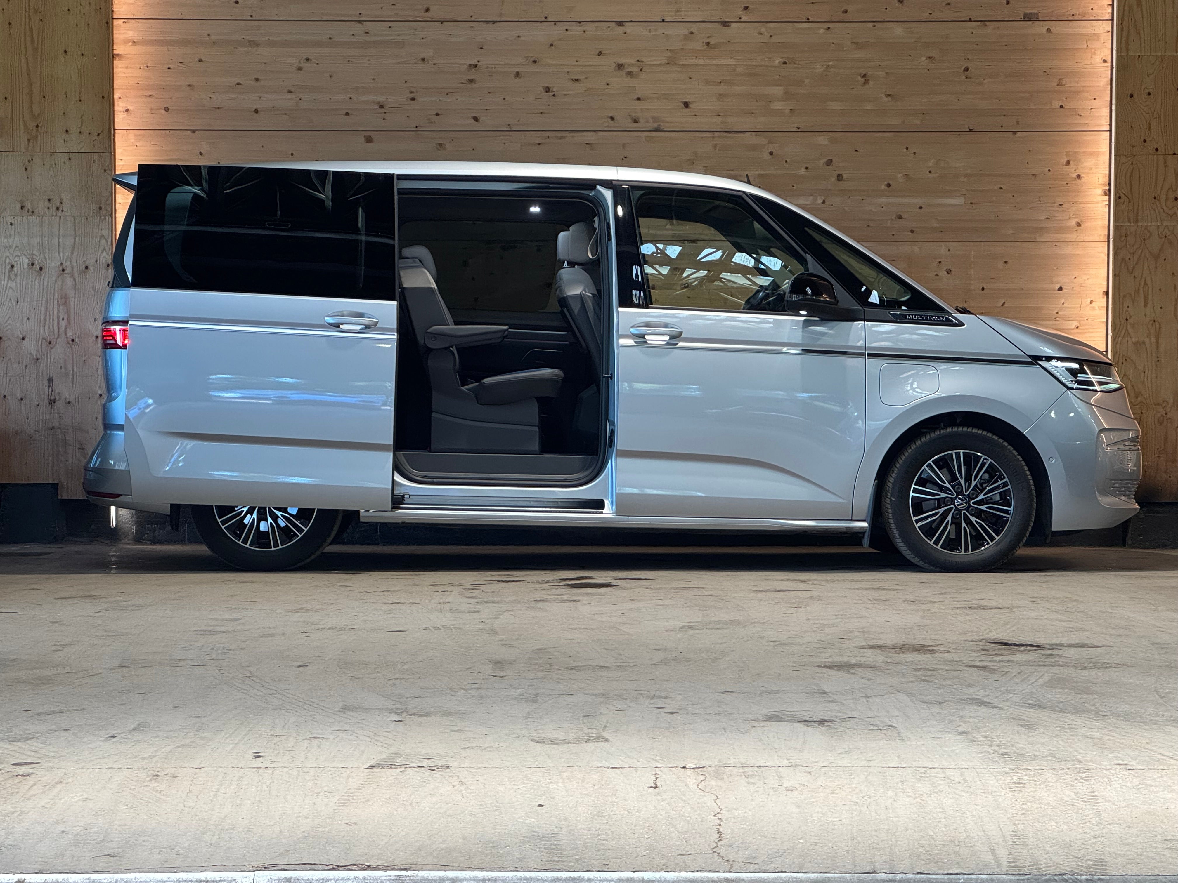 Volkswagen Multivan T7 1.4 TSi eHybrid 218ch Energetic Court