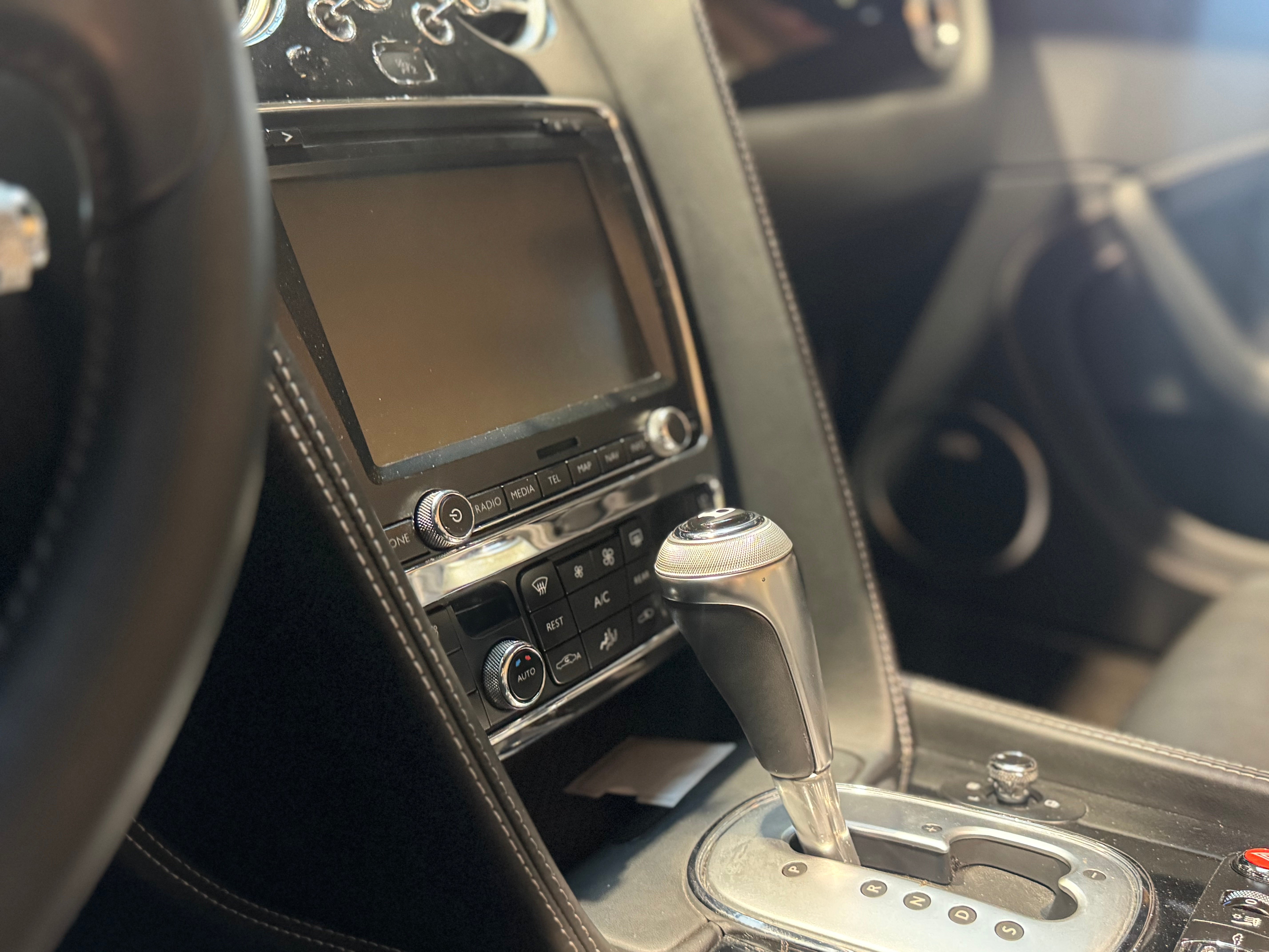 Bentley Continental GTC W12 - 575ch