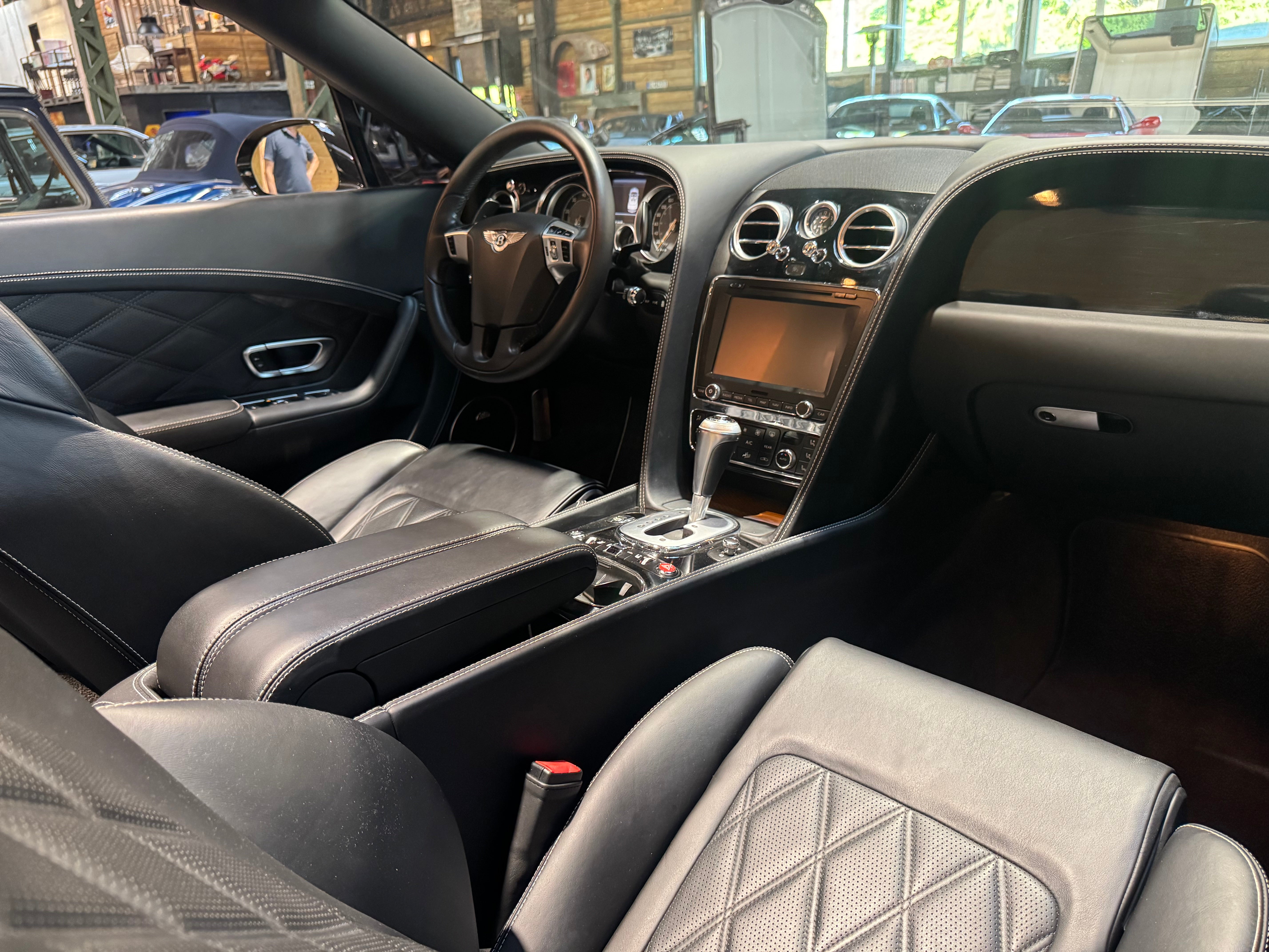 Bentley Continental GTC W12 - 575ch