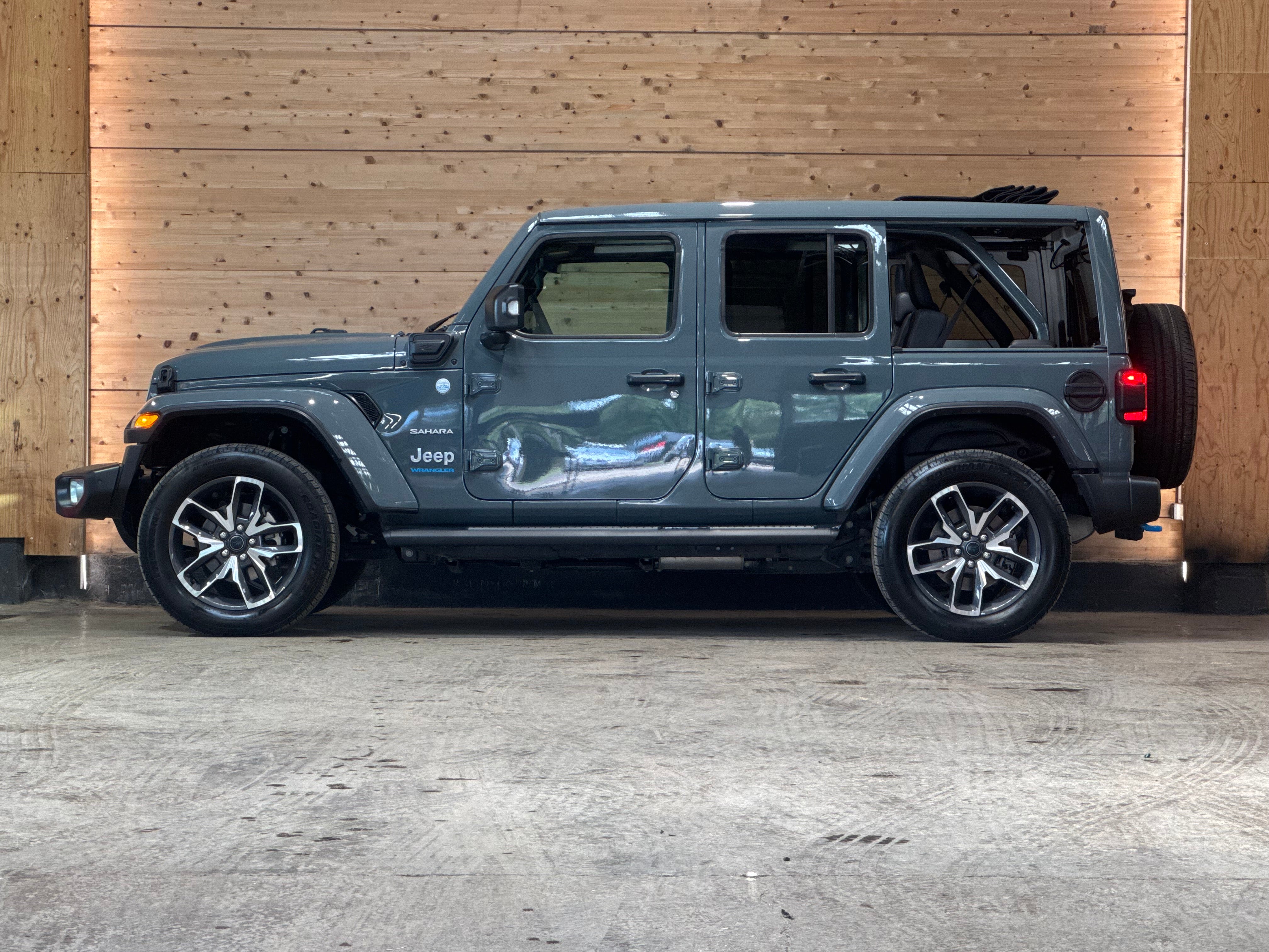 Jeep Wrangler 4xe Sahara