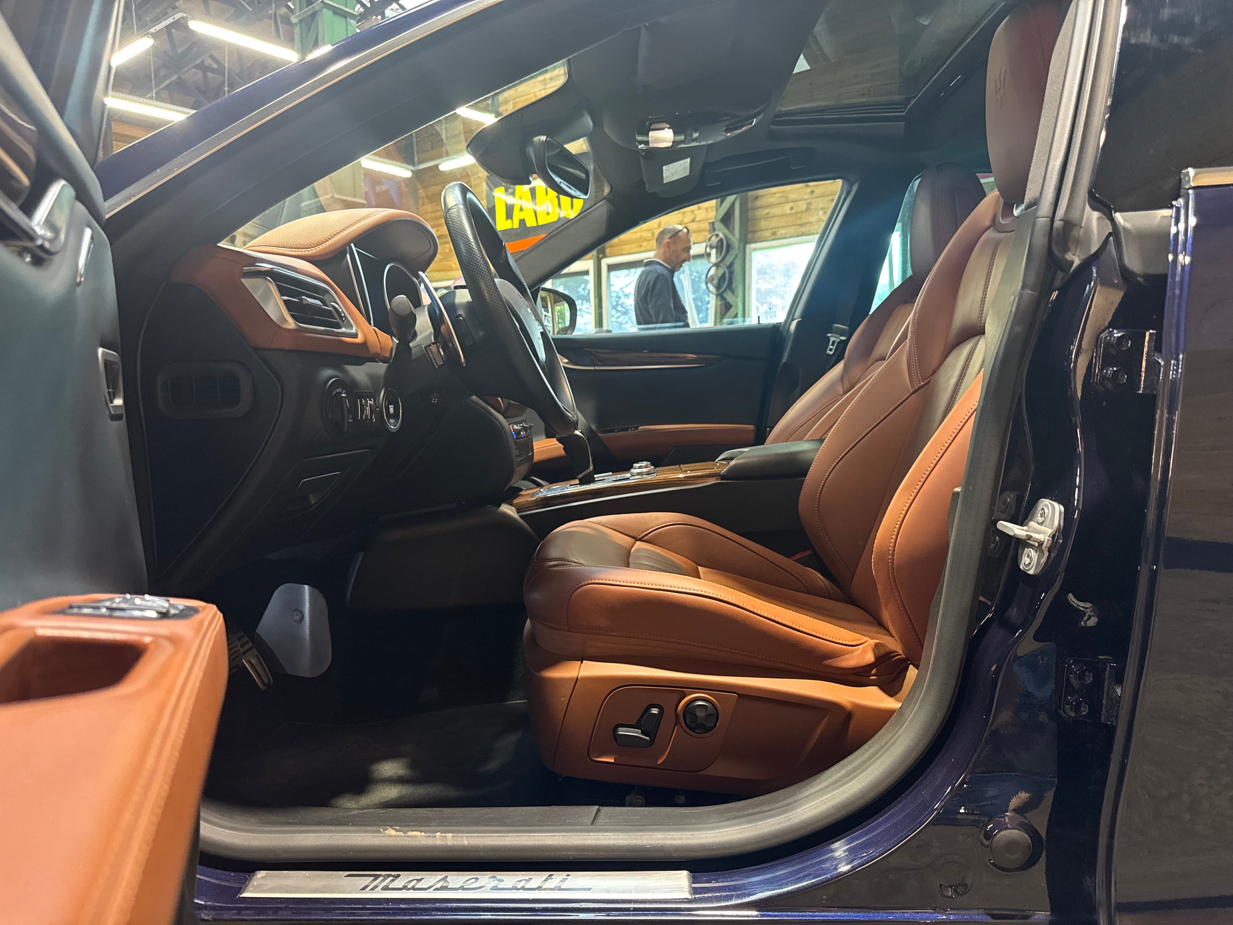 Maserati Ghibli 3.0 V6 350 GranSport