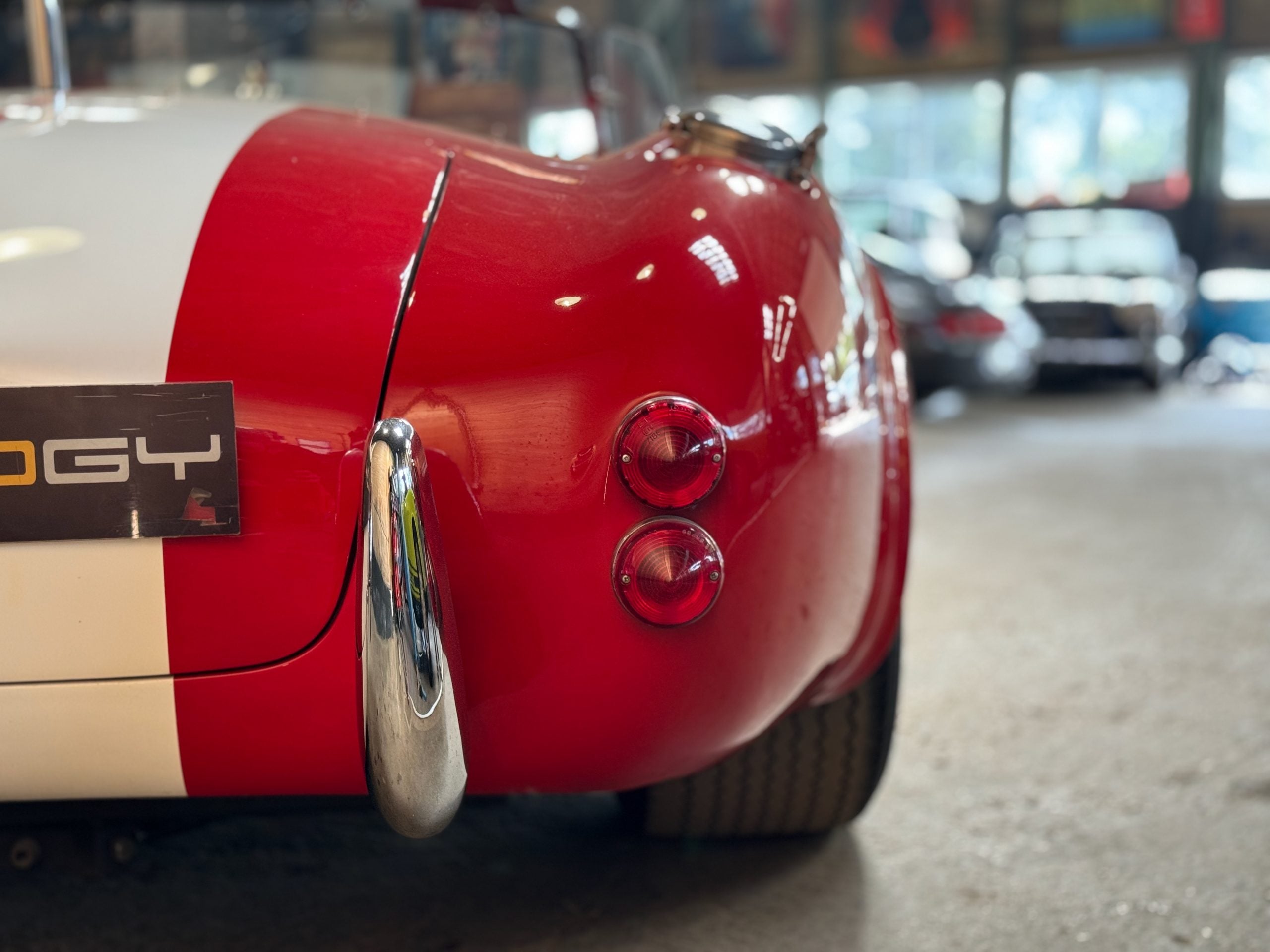 AC Cobra 427 Replica - Unique Motorcars