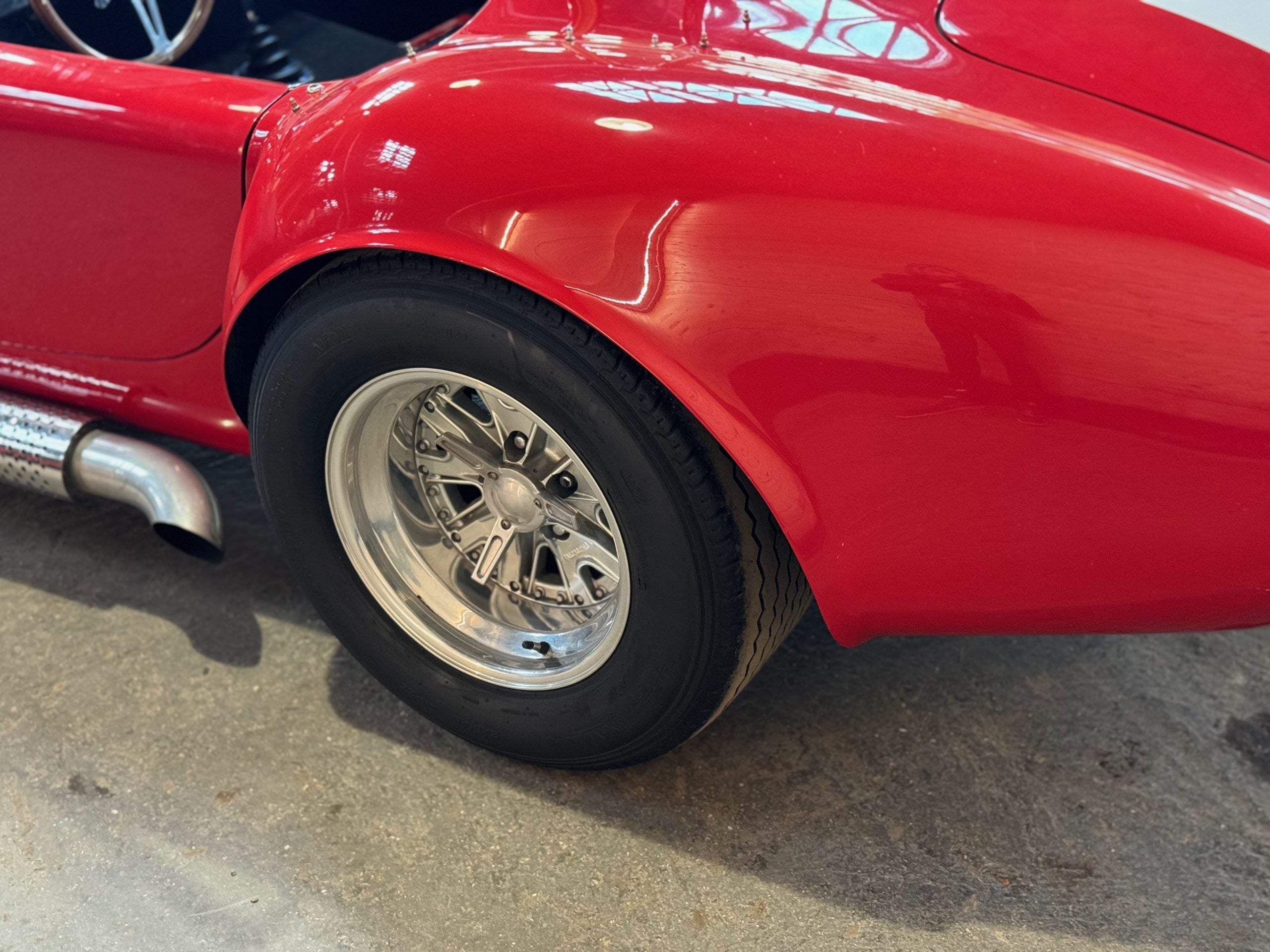 AC Cobra 427 Replica - Unique Motorcars