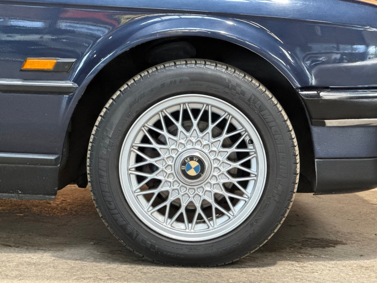 BMW 325iA Cabriolet