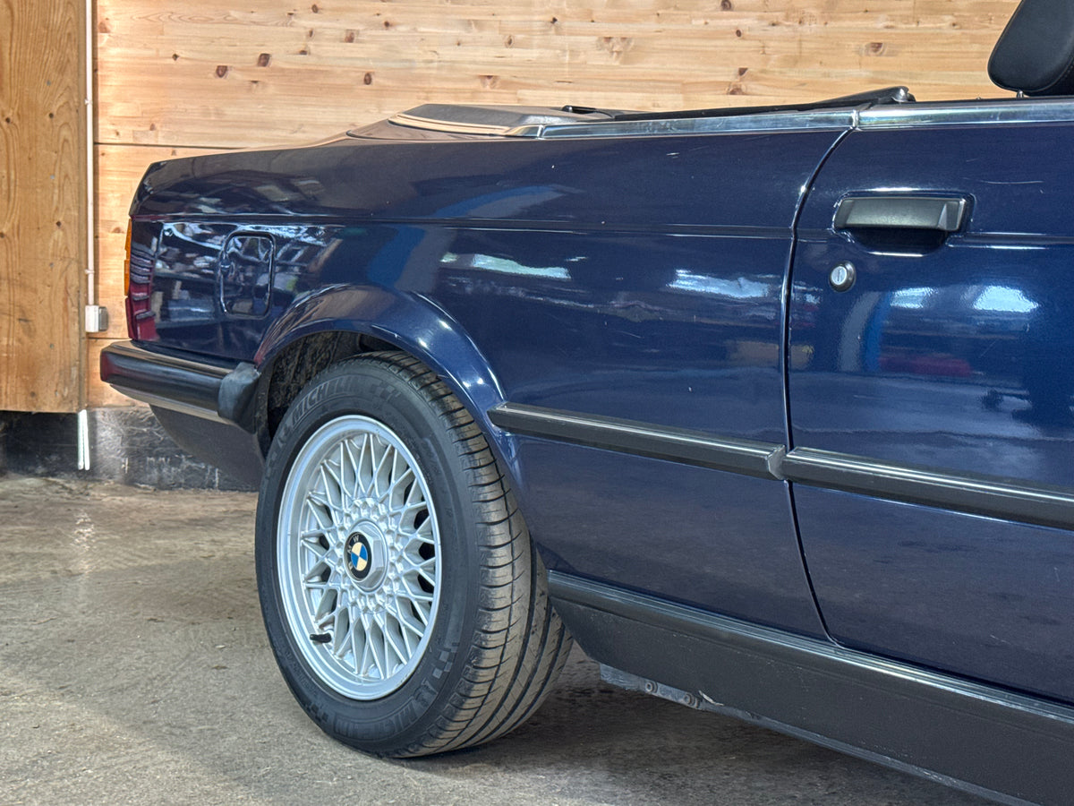 BMW 325iA Cabriolet