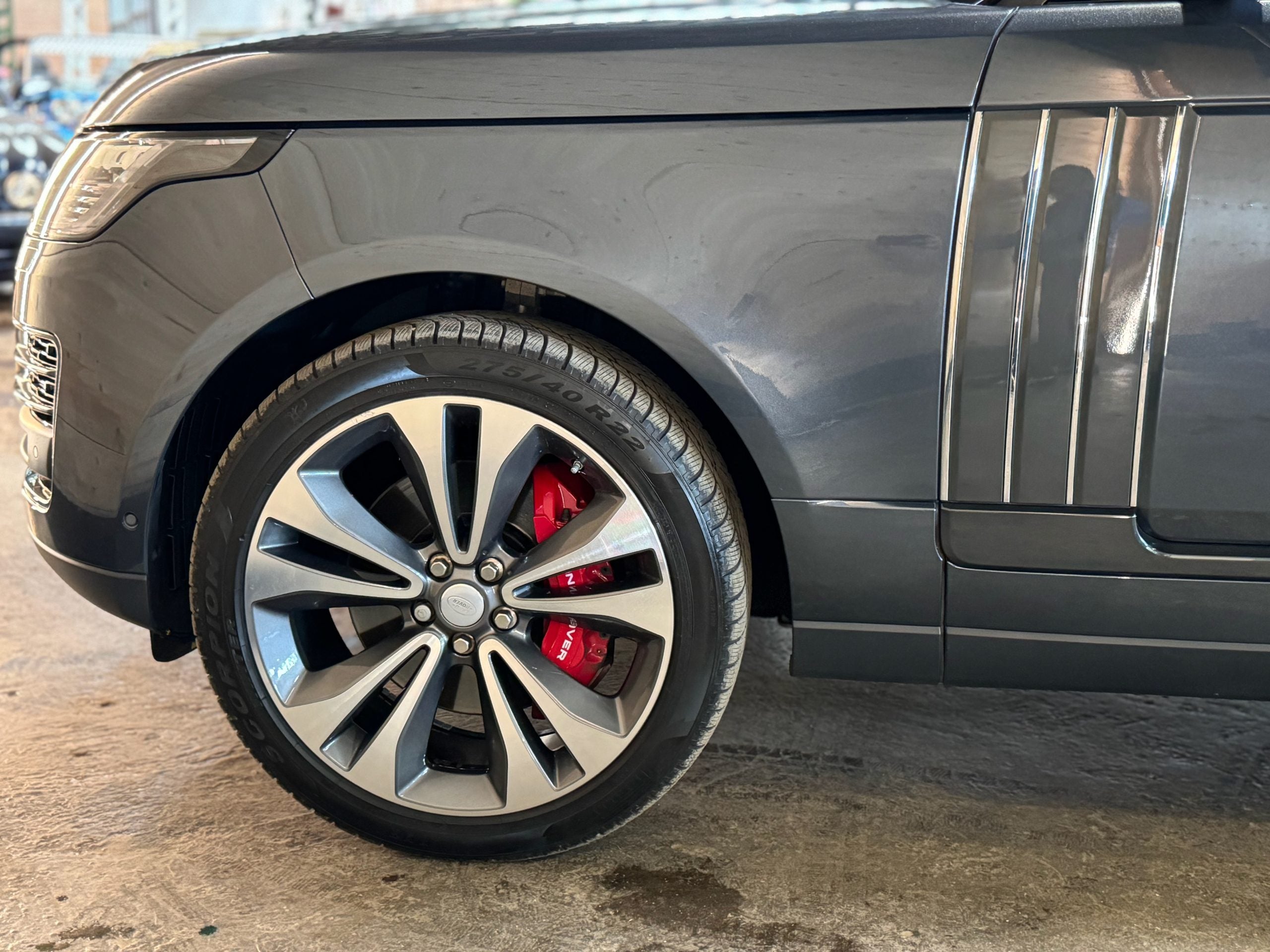 Land Rover Range Rover SV Autobiography Dynamic