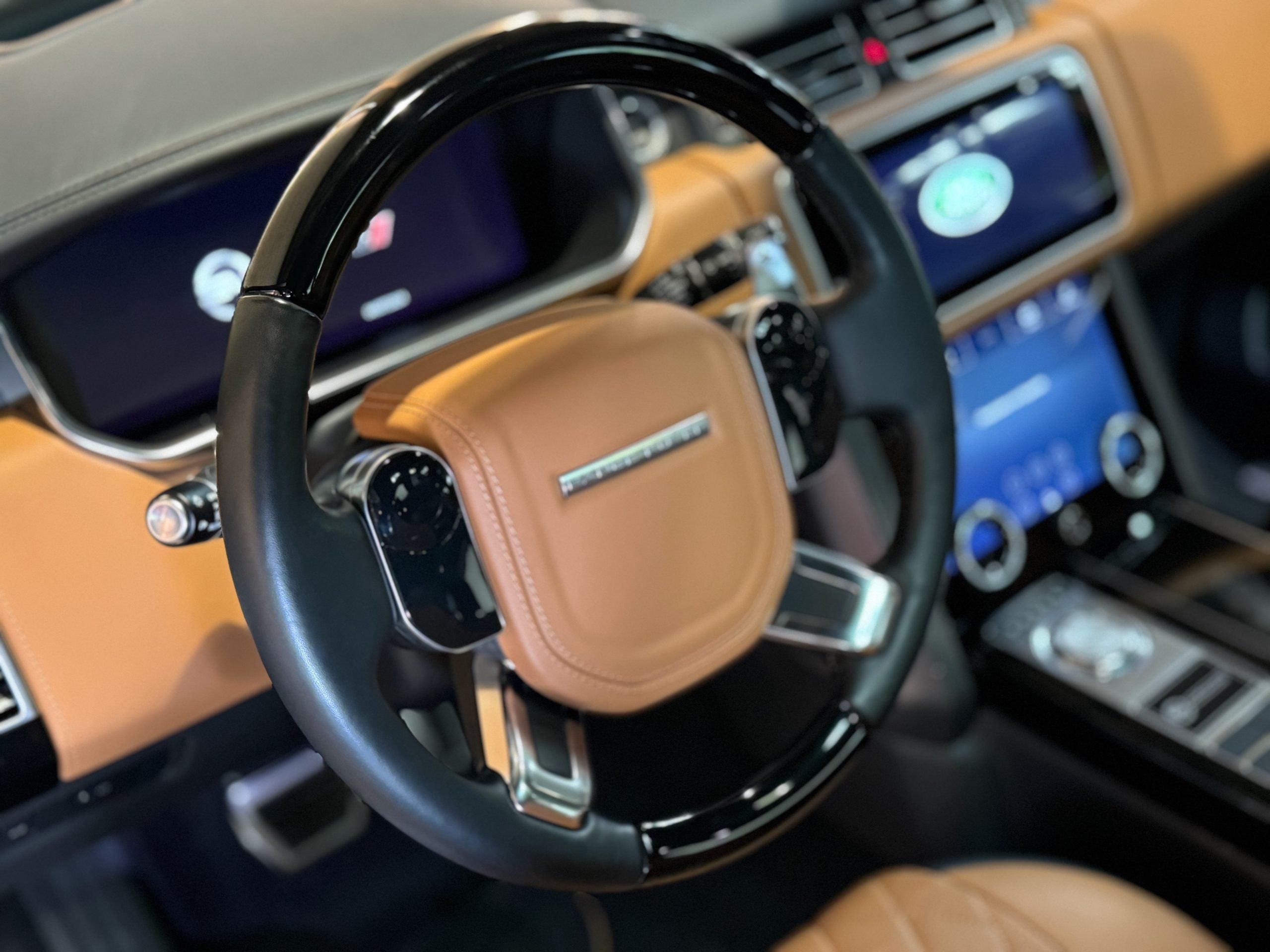 Land Rover Range Rover SV Autobiography Dynamic