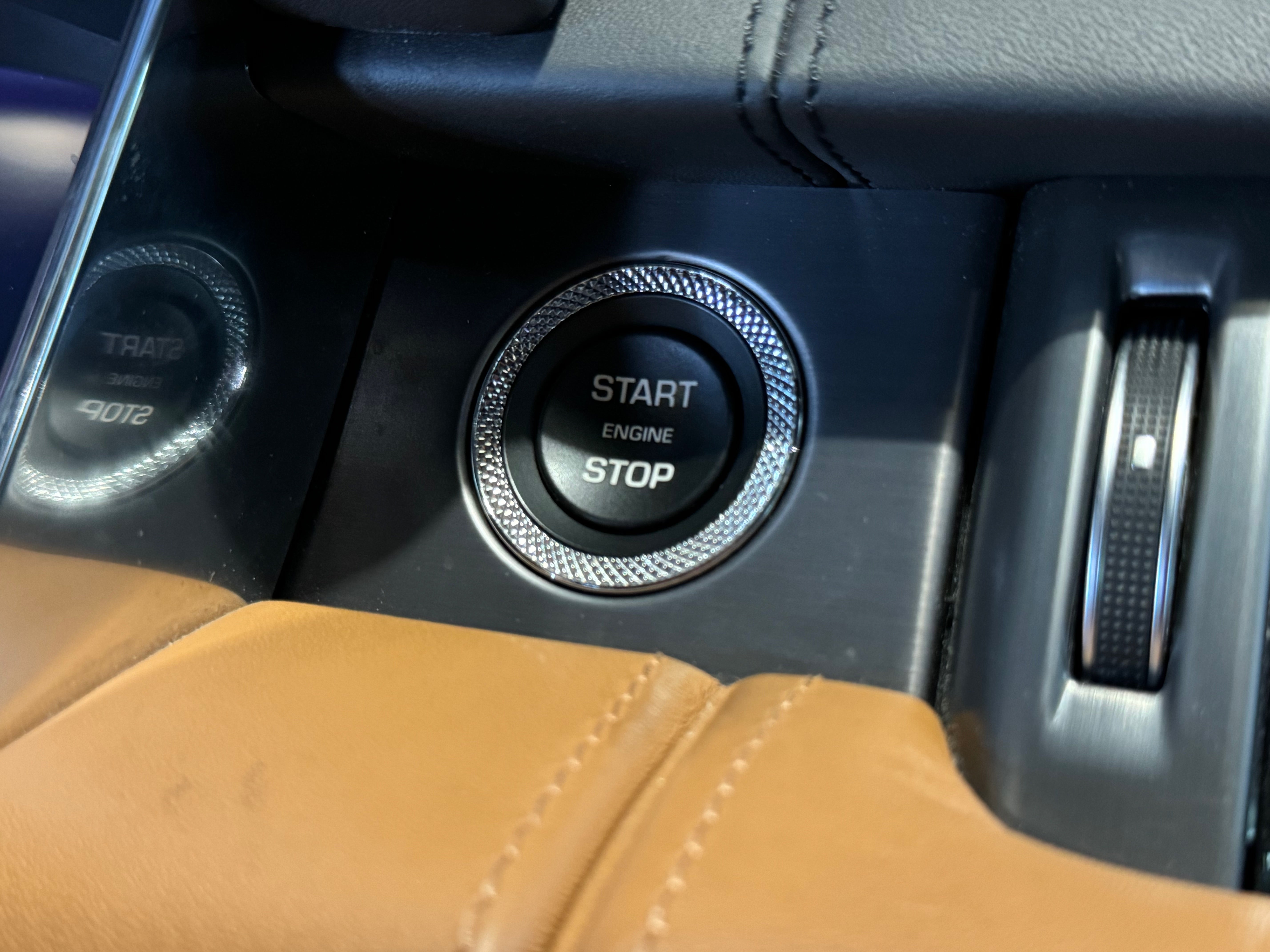 Land Rover Range Rover SV Autobiography Dynamic