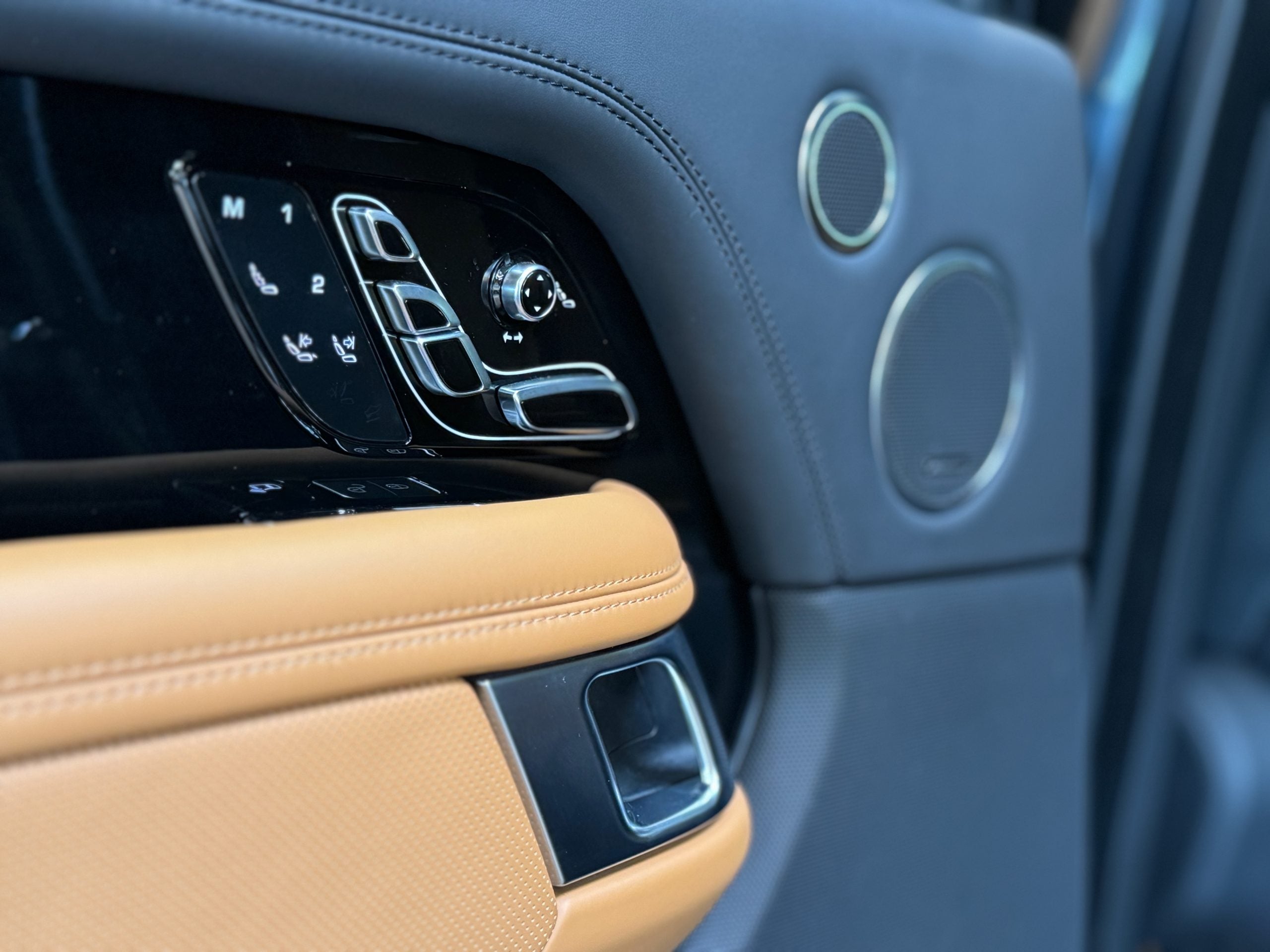 Land Rover Range Rover SV Autobiography Dynamic