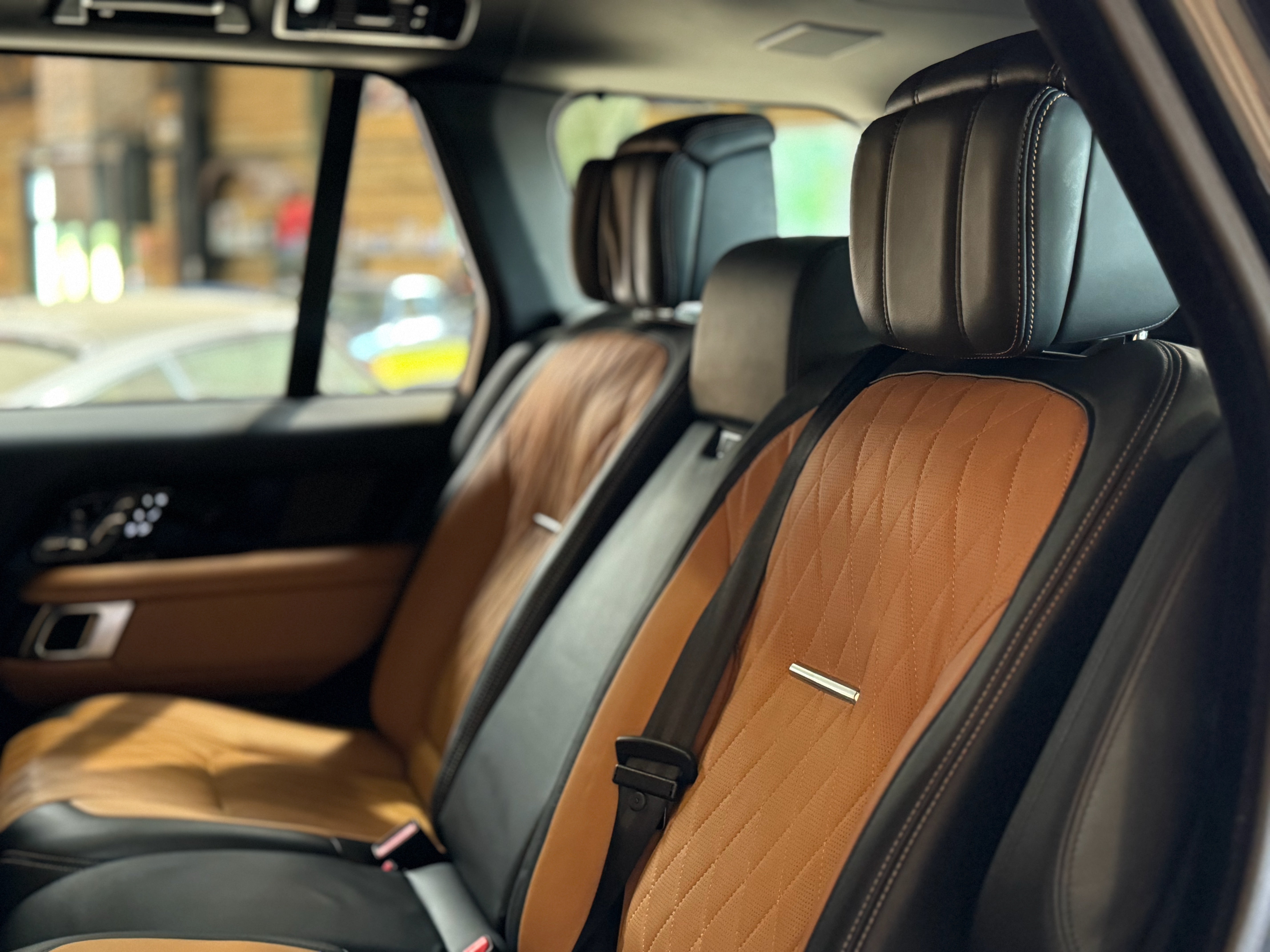Land Rover Range Rover SV Autobiography Dynamic