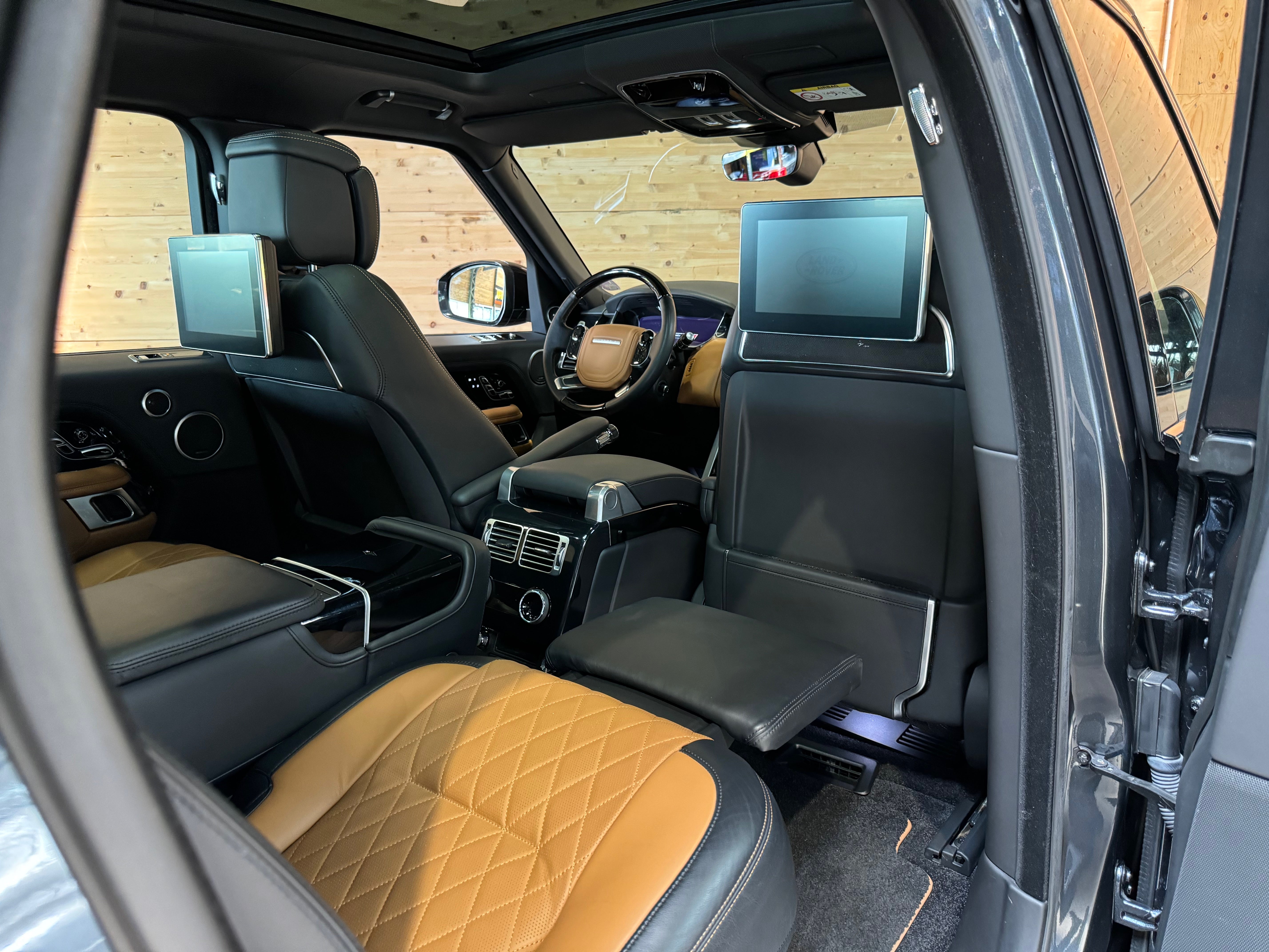 Land Rover Range Rover SV Autobiography Dynamic