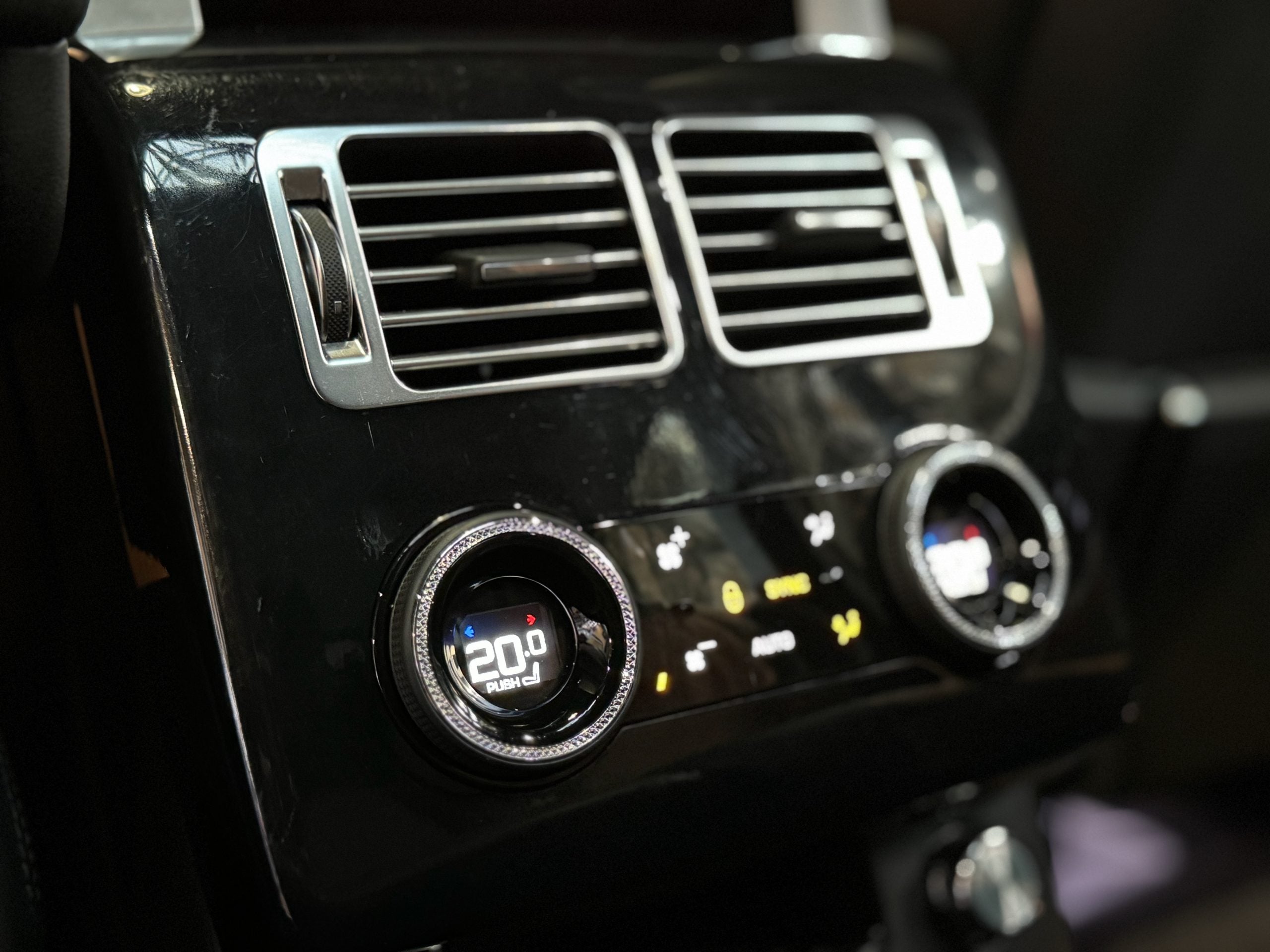 Land Rover Range Rover SV Autobiography Dynamic