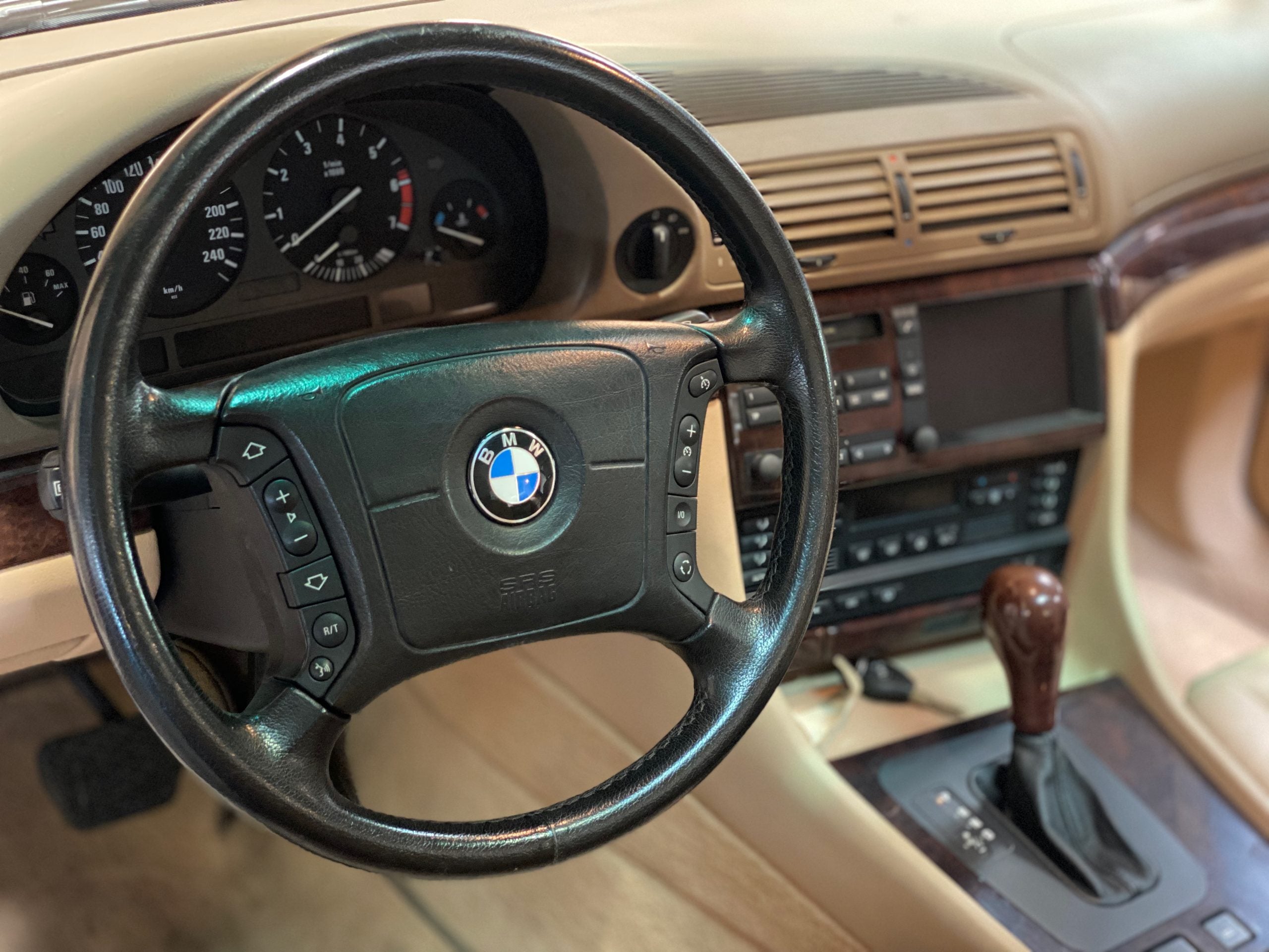 BMW 740iA