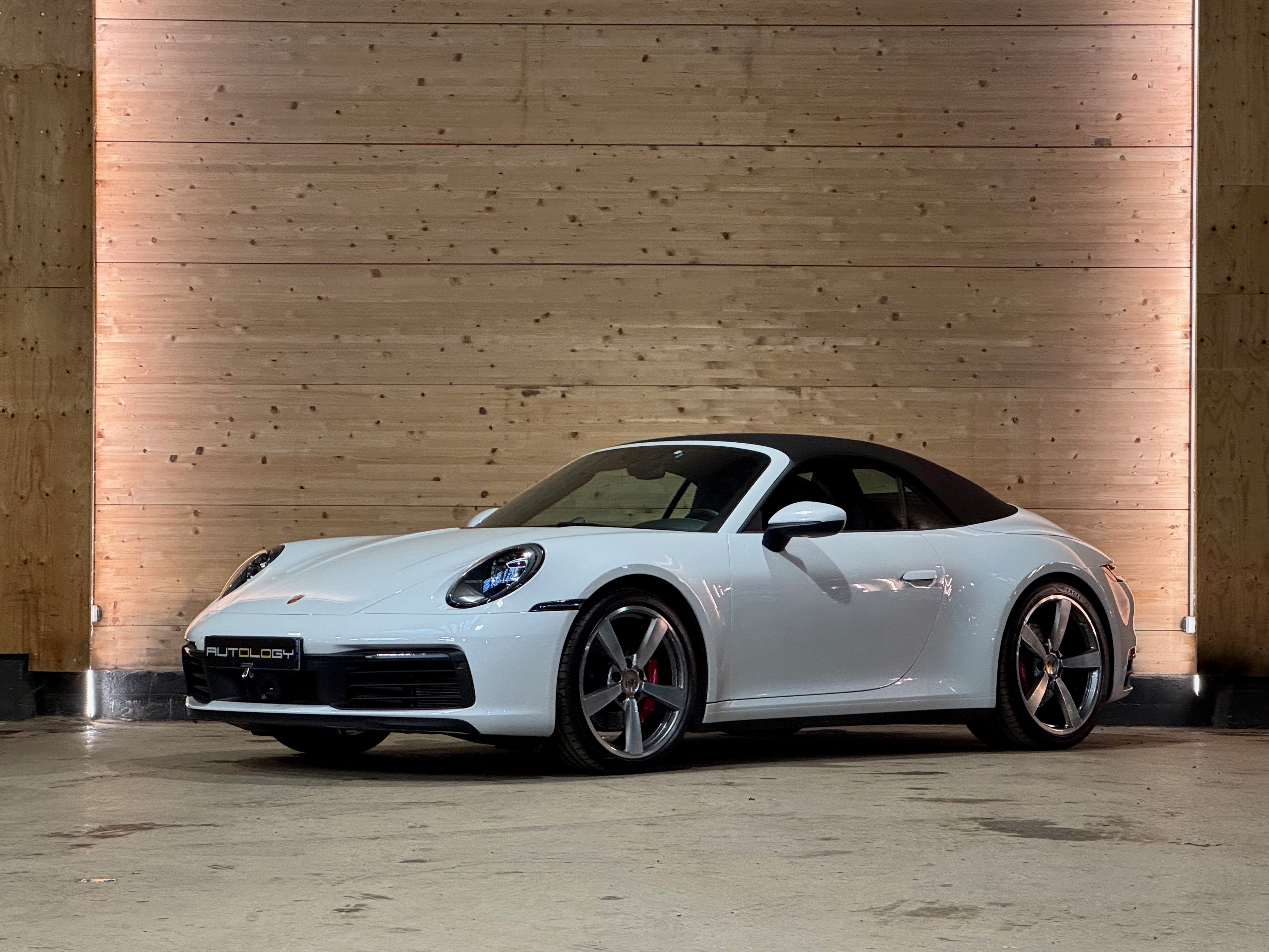 Porsche 992 Carrera 4S Cabriolet