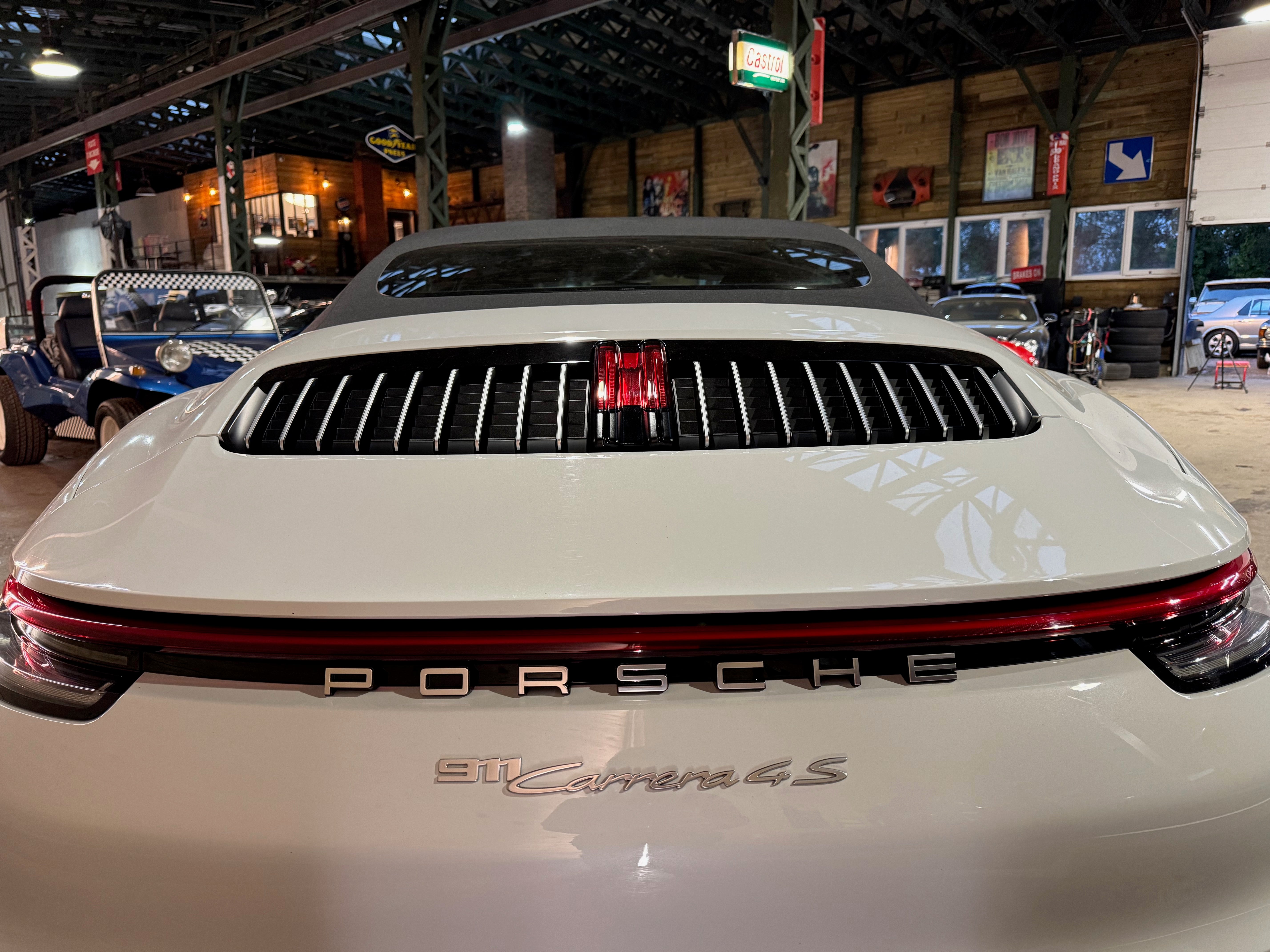 Porsche 992 Carrera 4S Cabriolet