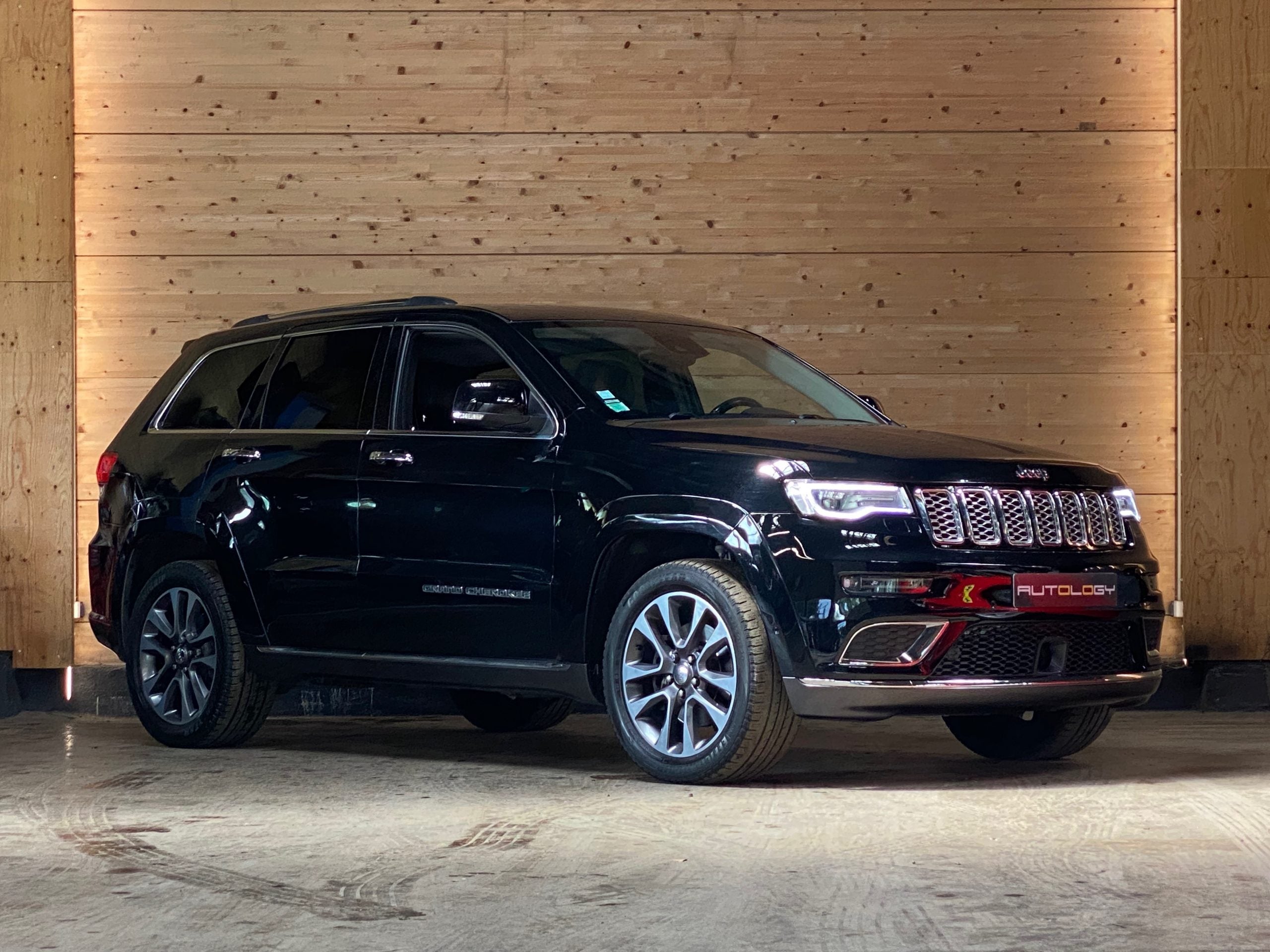 Jeep Grand Cherokee V8 5.7 Summit BVA8
