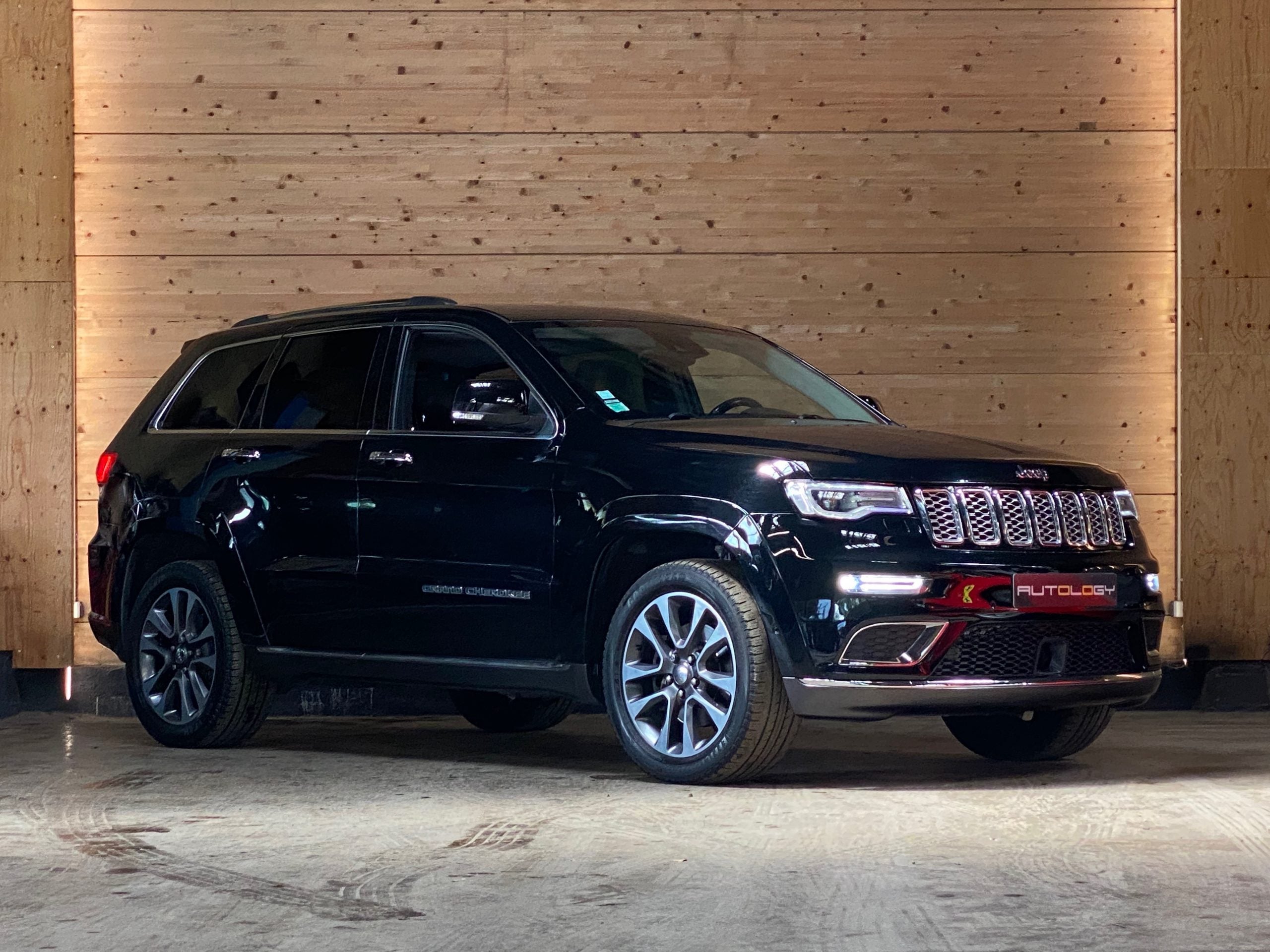 Jeep Grand Cherokee V8 5.7 Summit BVA8