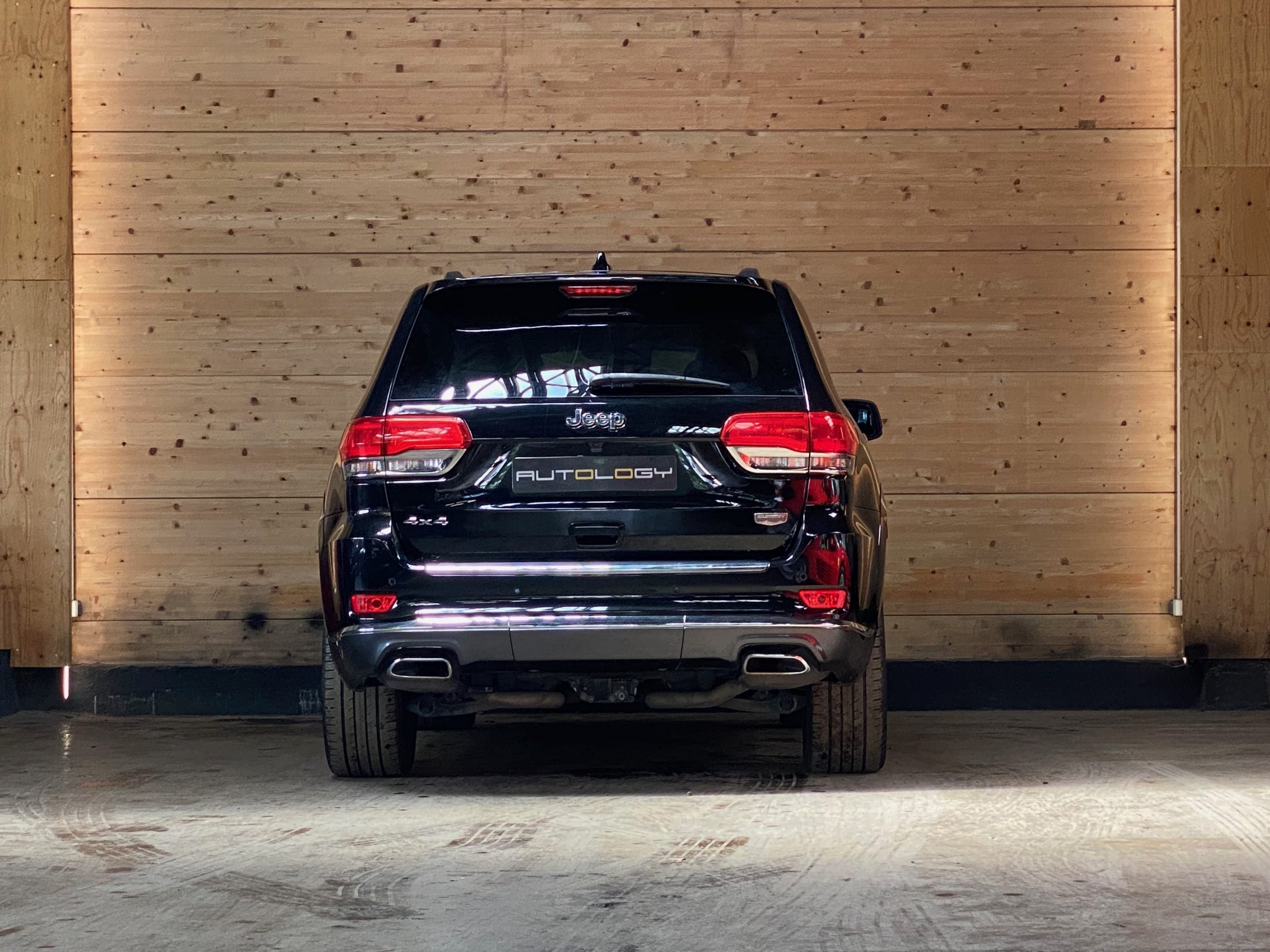 Jeep Grand Cherokee V8 5.7 Summit BVA8