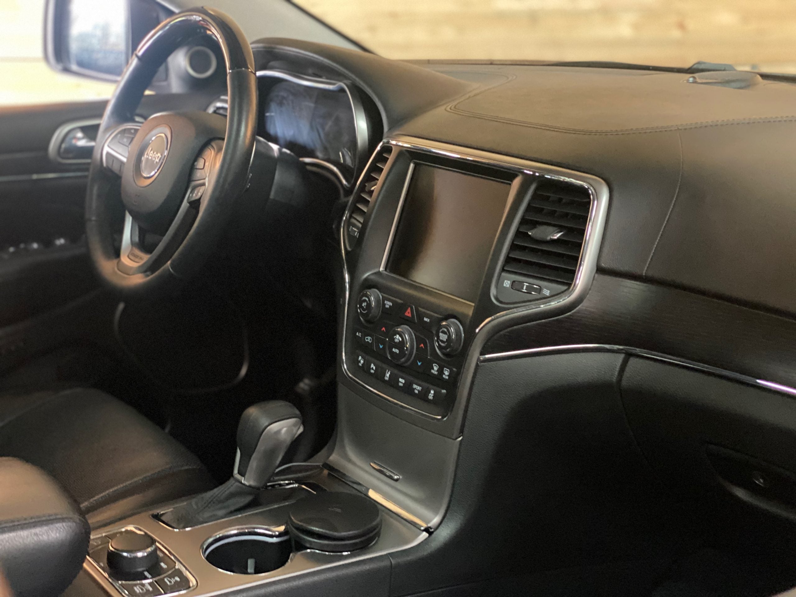 Jeep Grand Cherokee V8 5.7 Summit BVA8