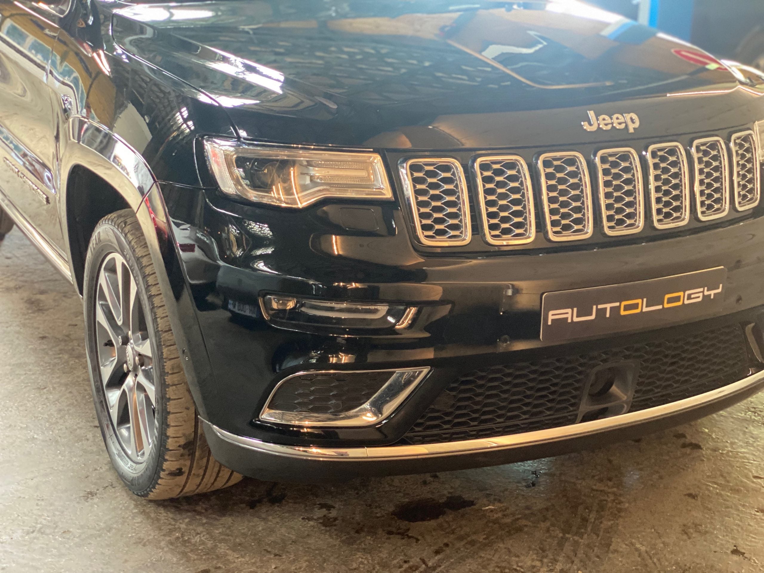 Jeep Grand Cherokee V8 5.7 Summit BVA8
