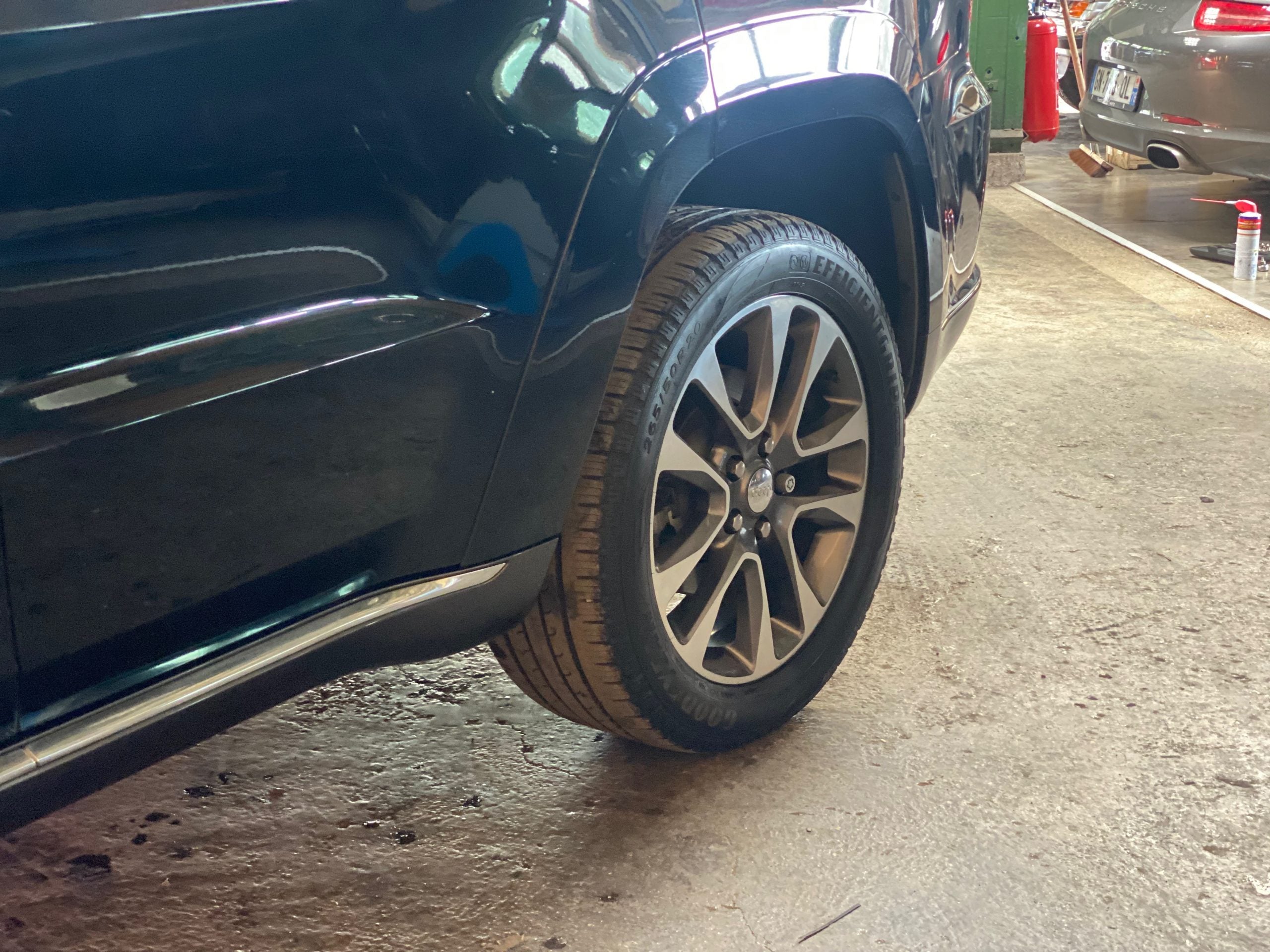 Jeep Grand Cherokee V8 5.7 Summit BVA8