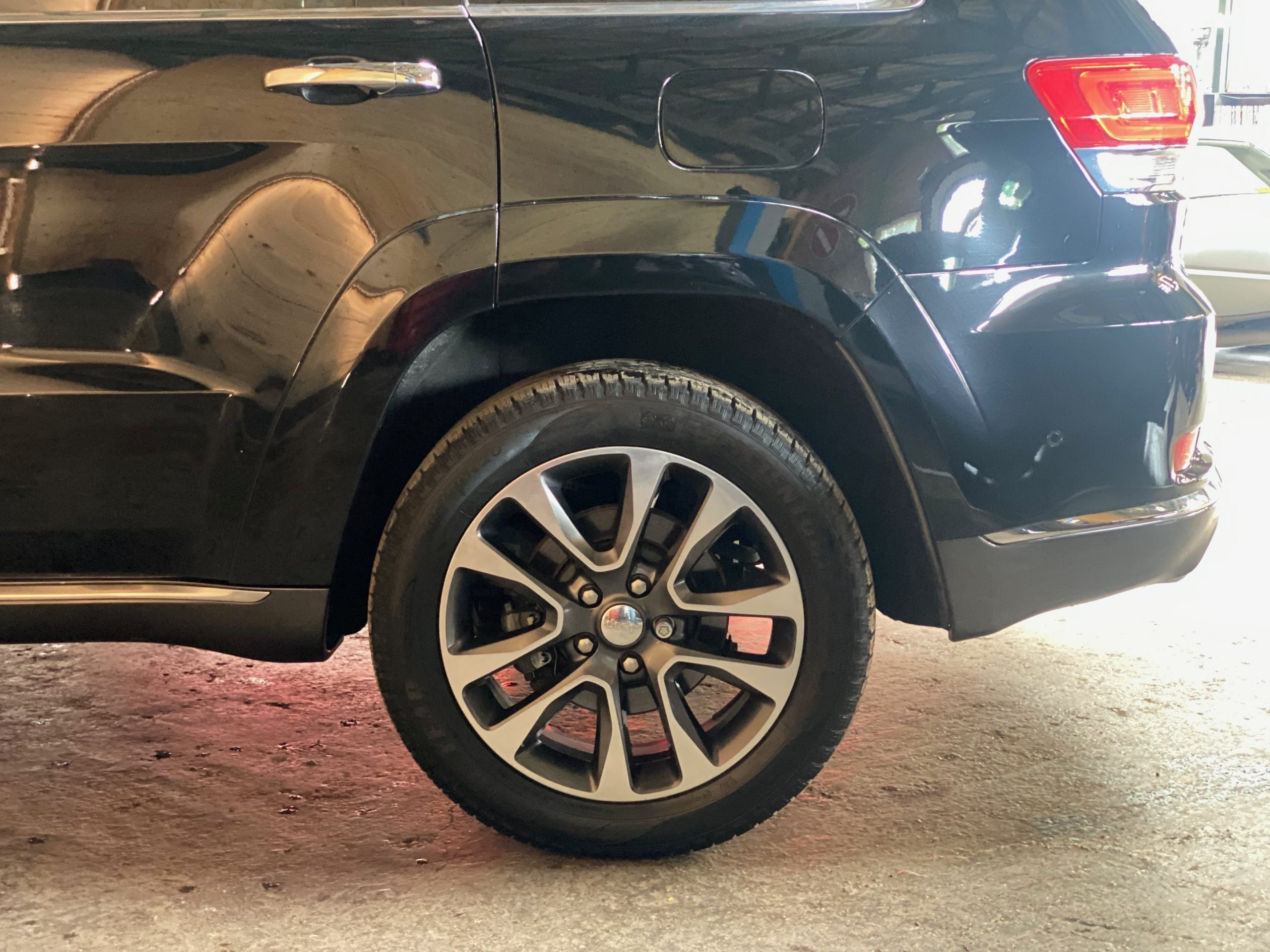 Jeep Grand Cherokee V8 5.7 Summit BVA8