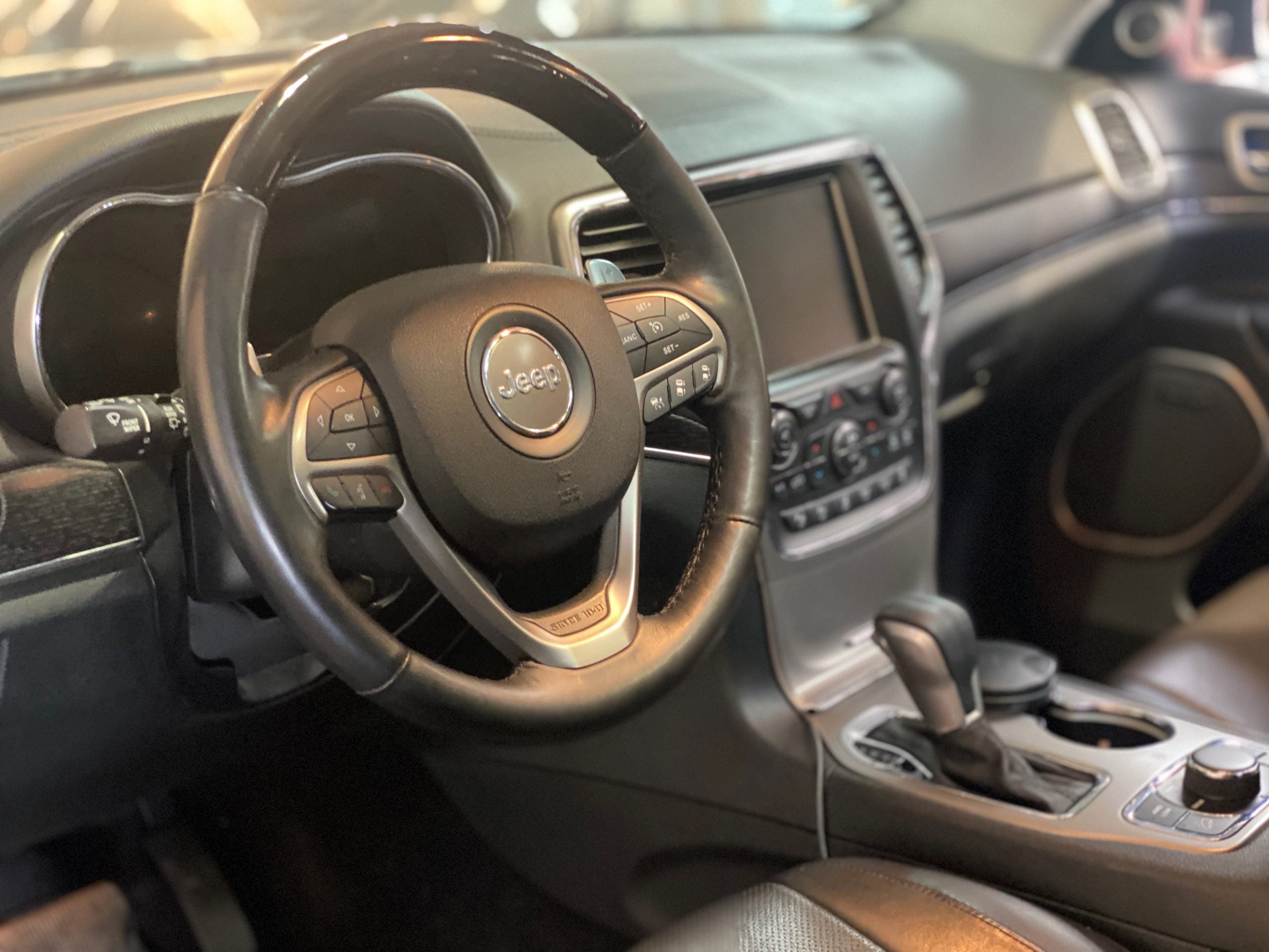 Jeep Grand Cherokee V8 5.7 Summit BVA8