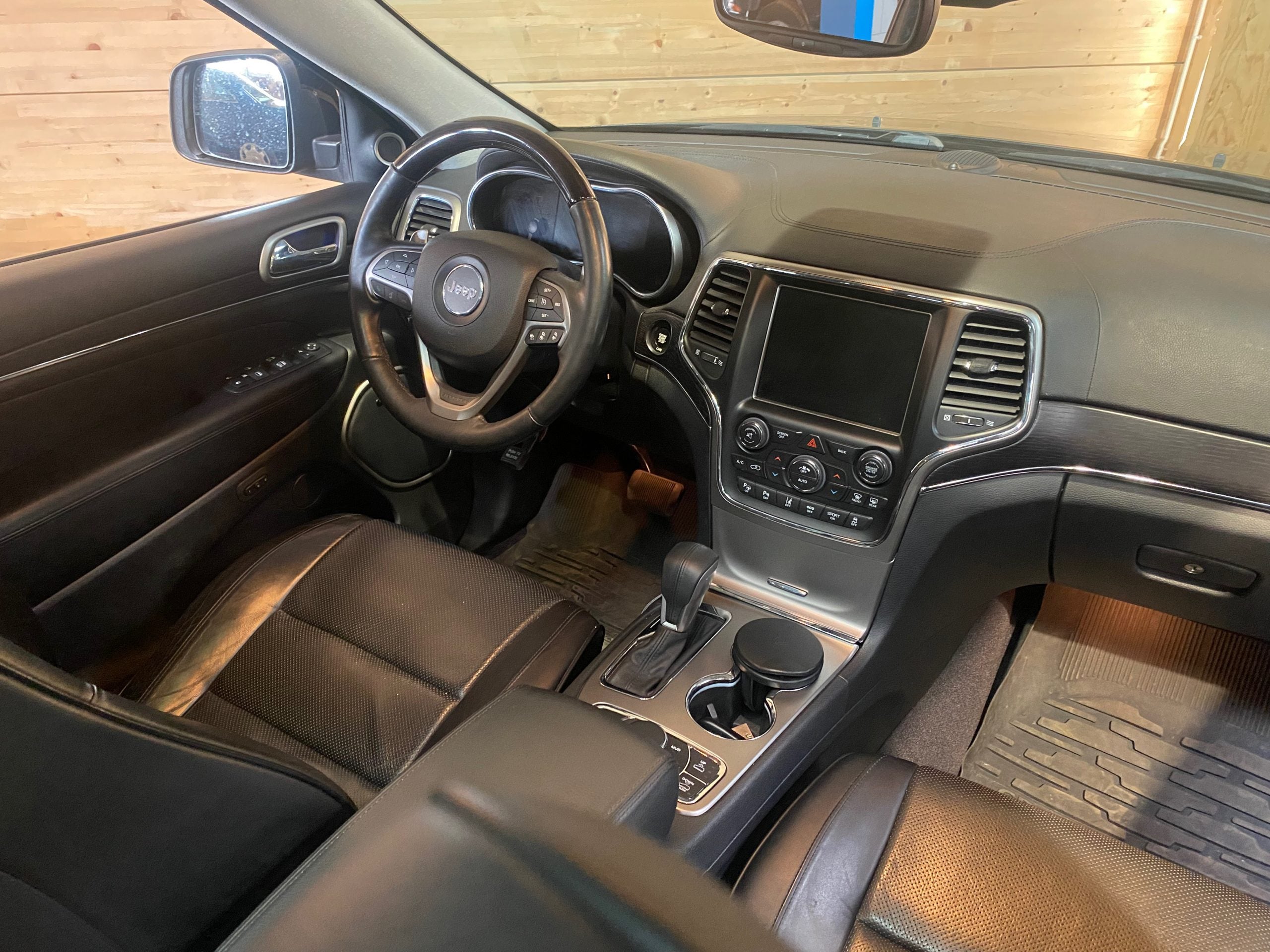 Jeep Grand Cherokee V8 5.7 Summit BVA8