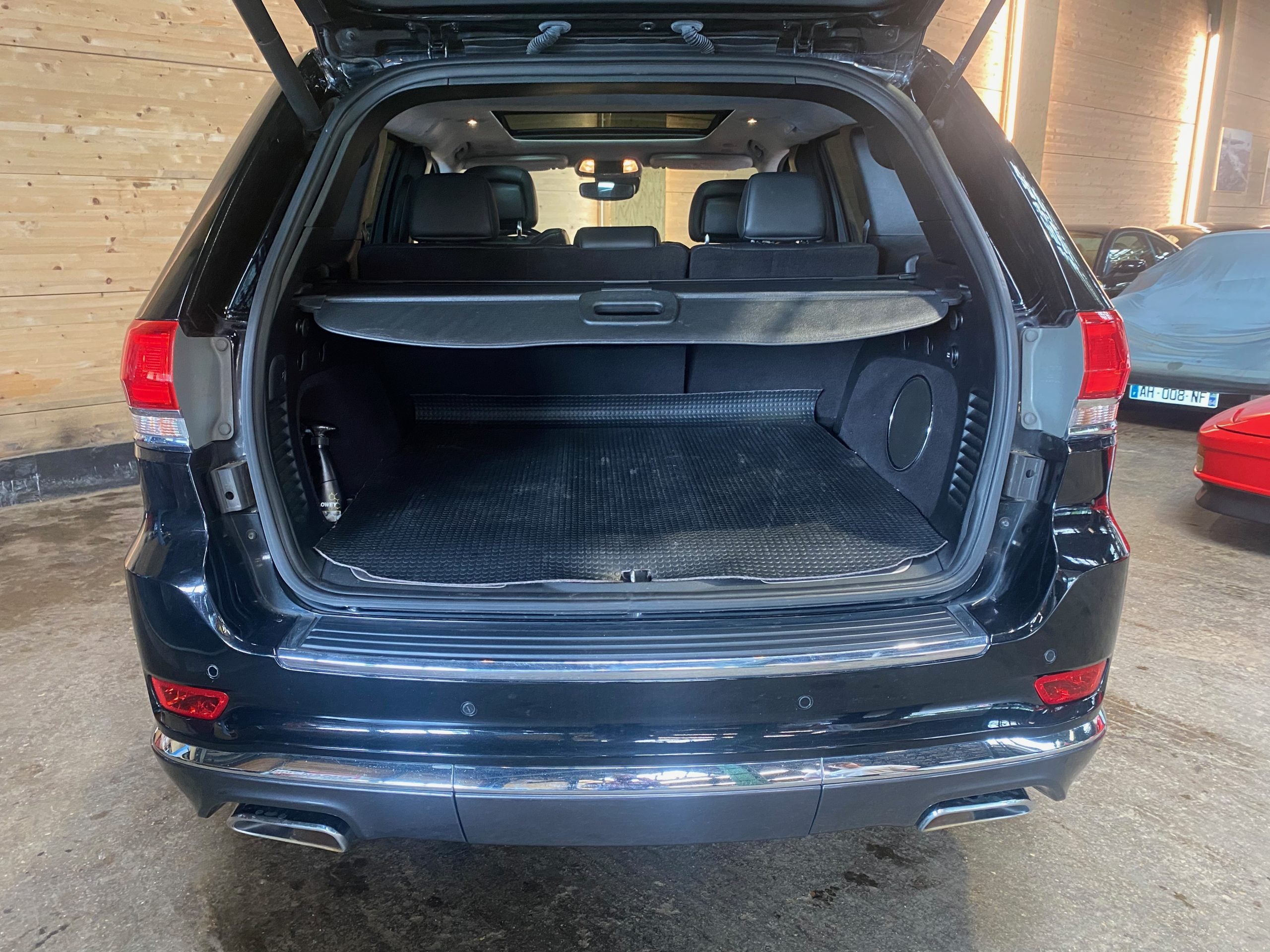Jeep Grand Cherokee V8 5.7 Summit BVA8