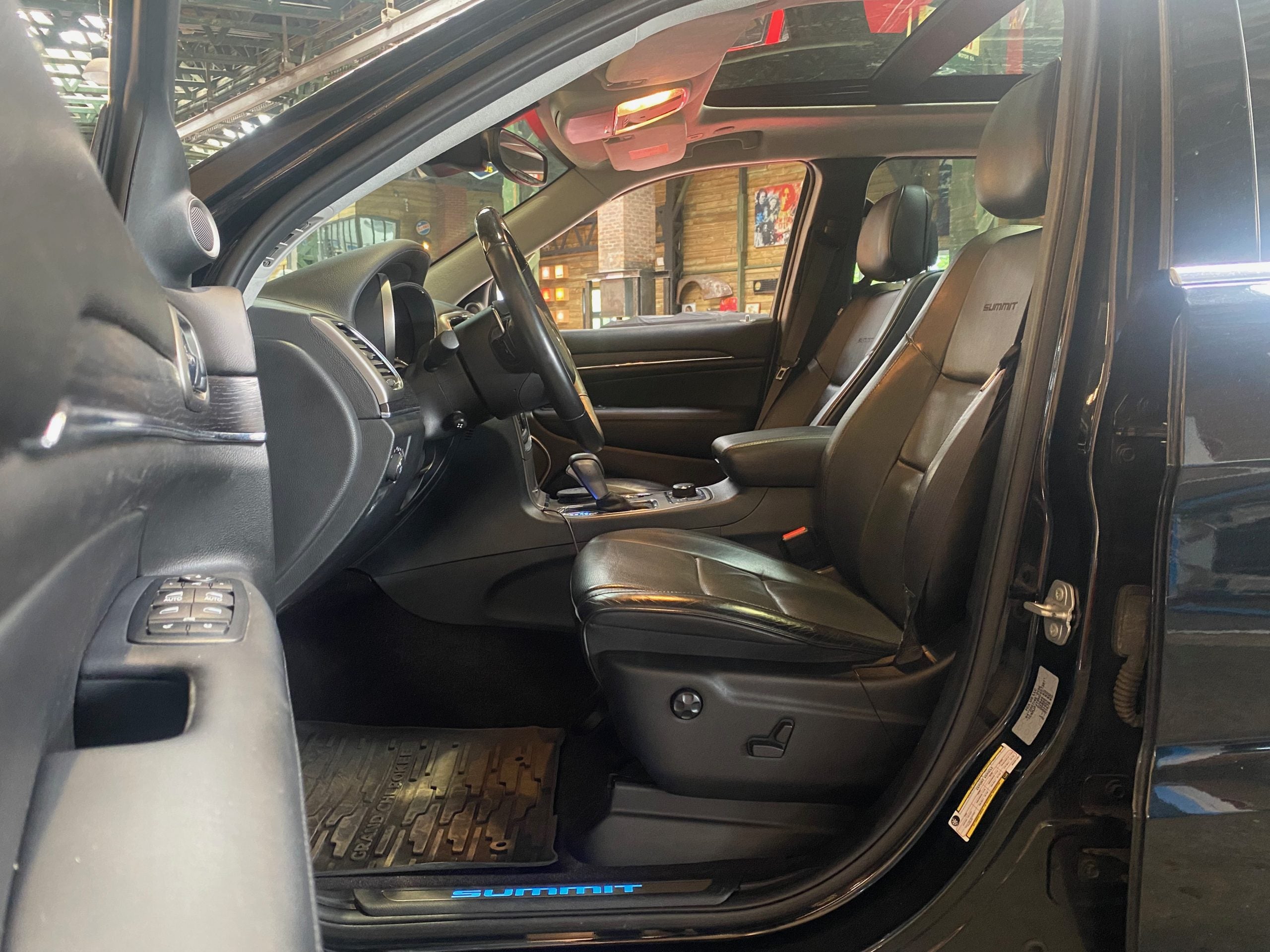 Jeep Grand Cherokee V8 5.7 Summit BVA8