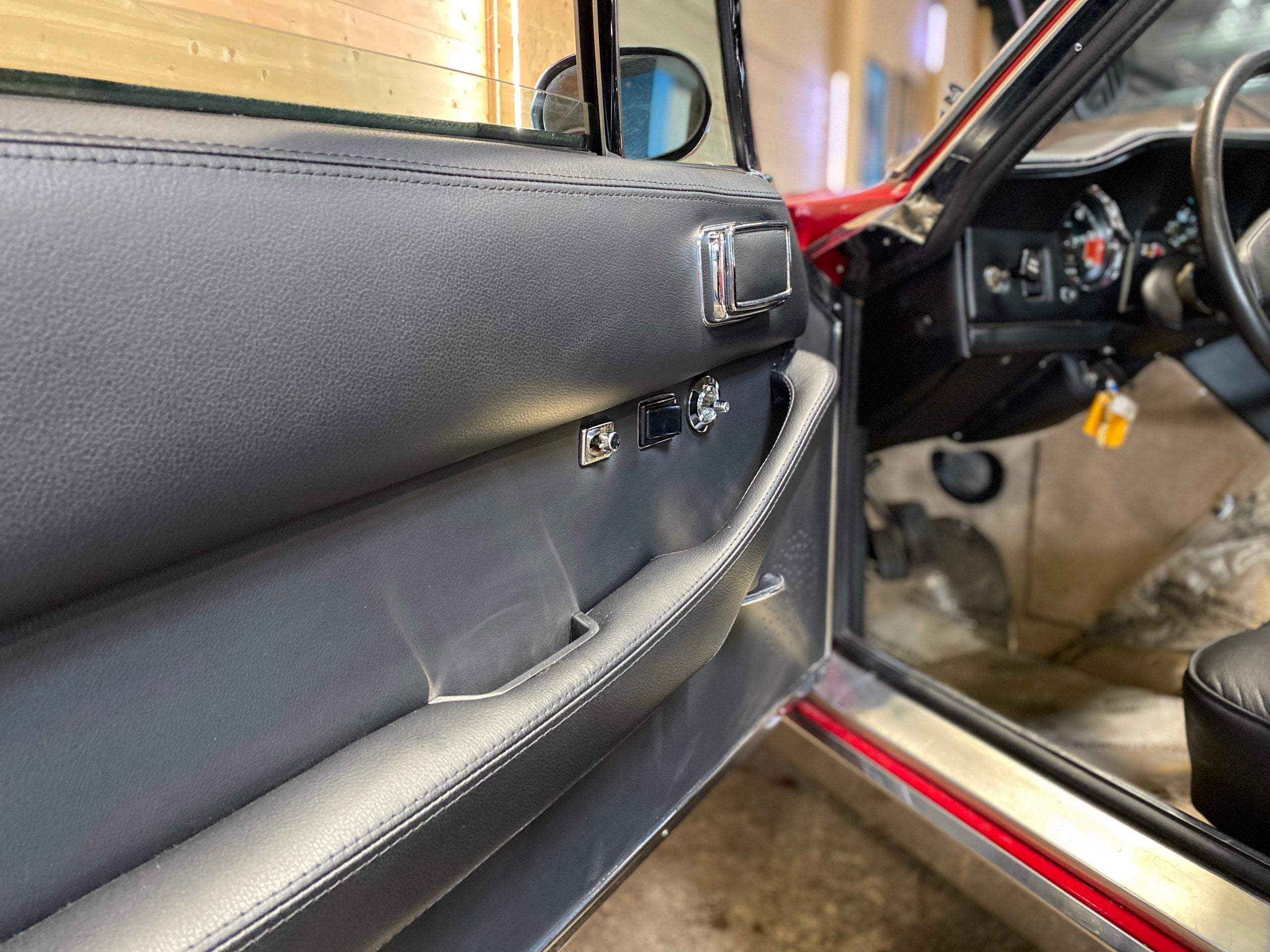 Jensen Interceptor III