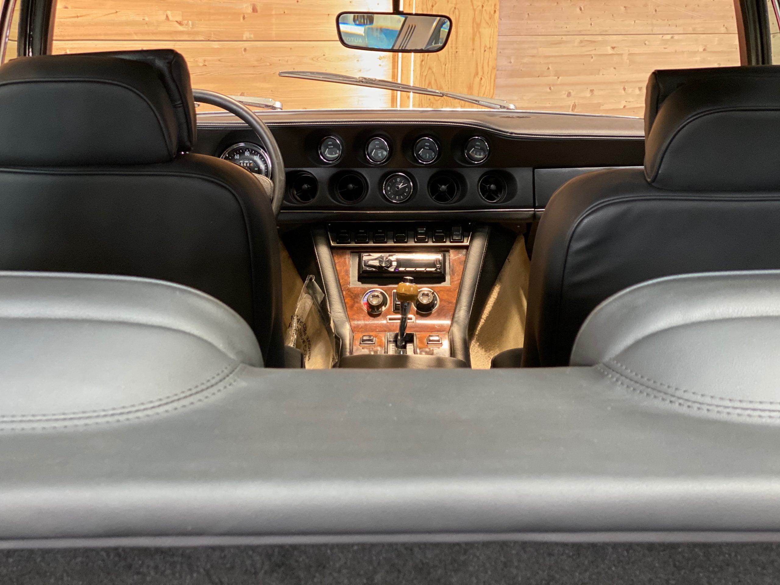 Jensen Interceptor III