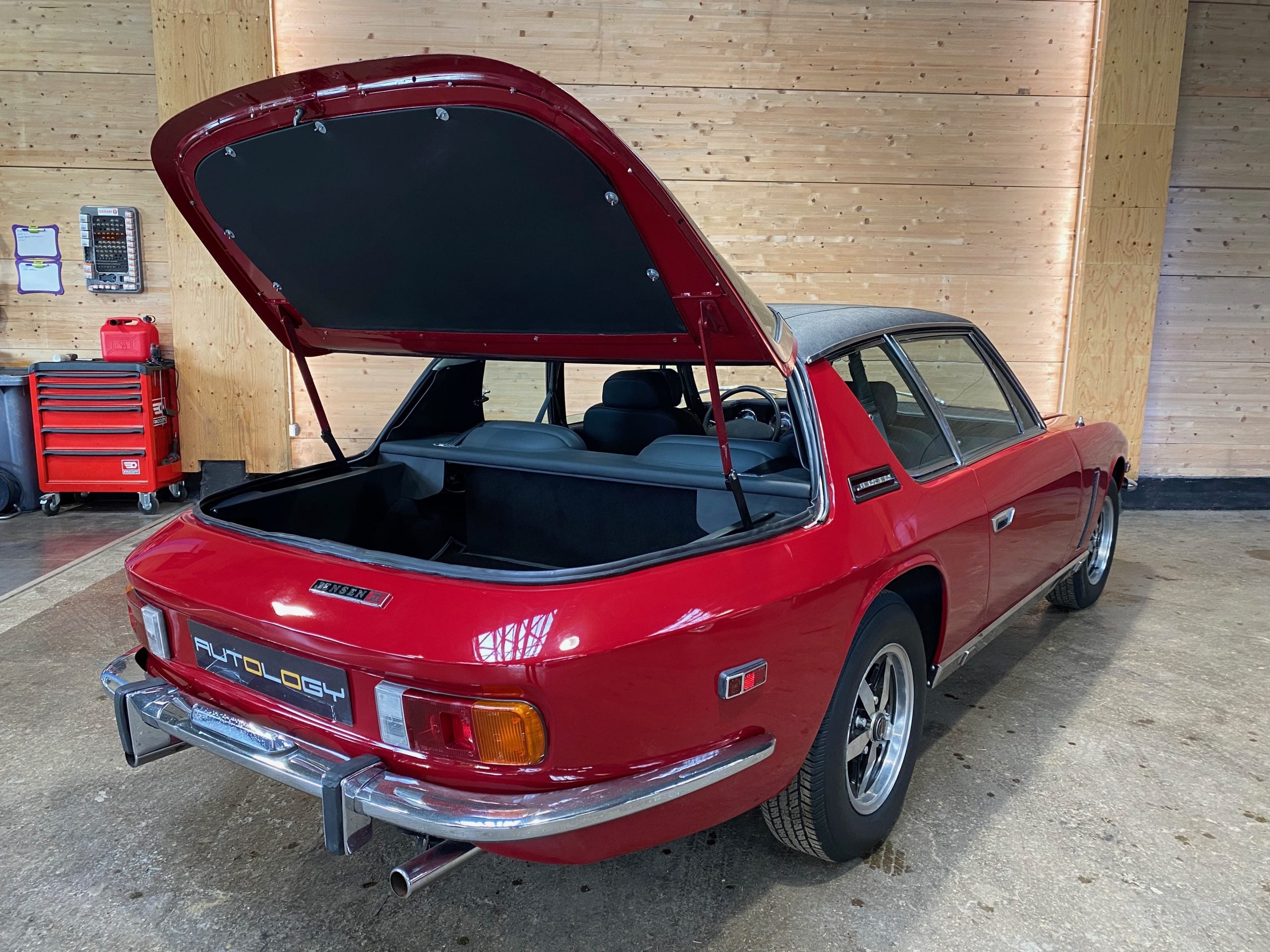 Jensen Interceptor III